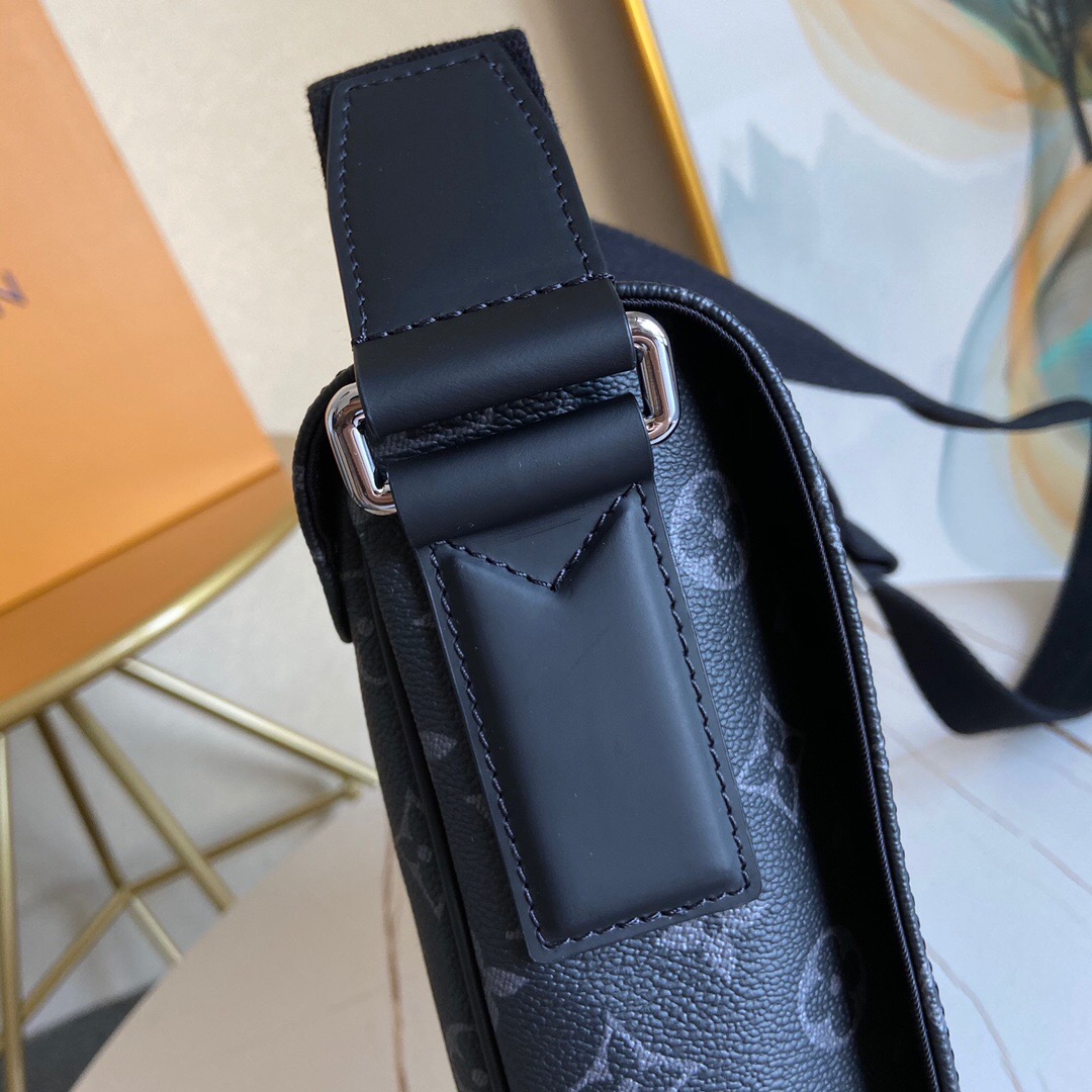 L0vis Vvtt0n M44000 DISTRICT MESSENGER PM