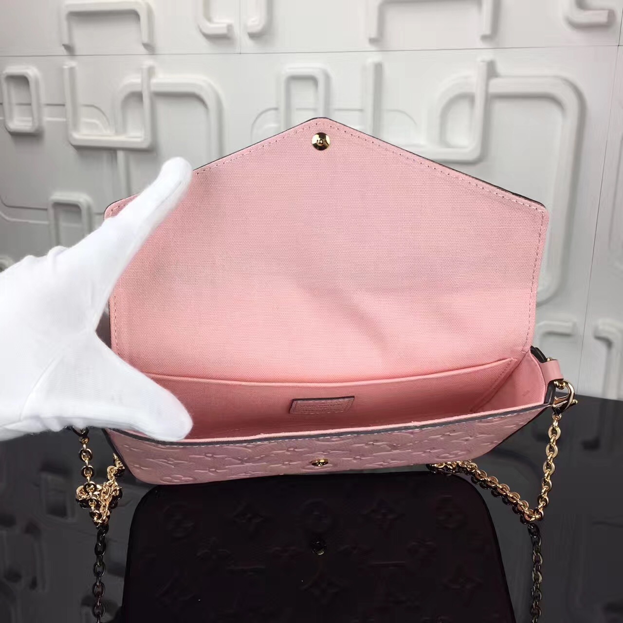 Bagsaaa L0vis Vvtt0n M82608 Pochette Félicie Bag Rose Pink - 21 x 12 x 3 cm