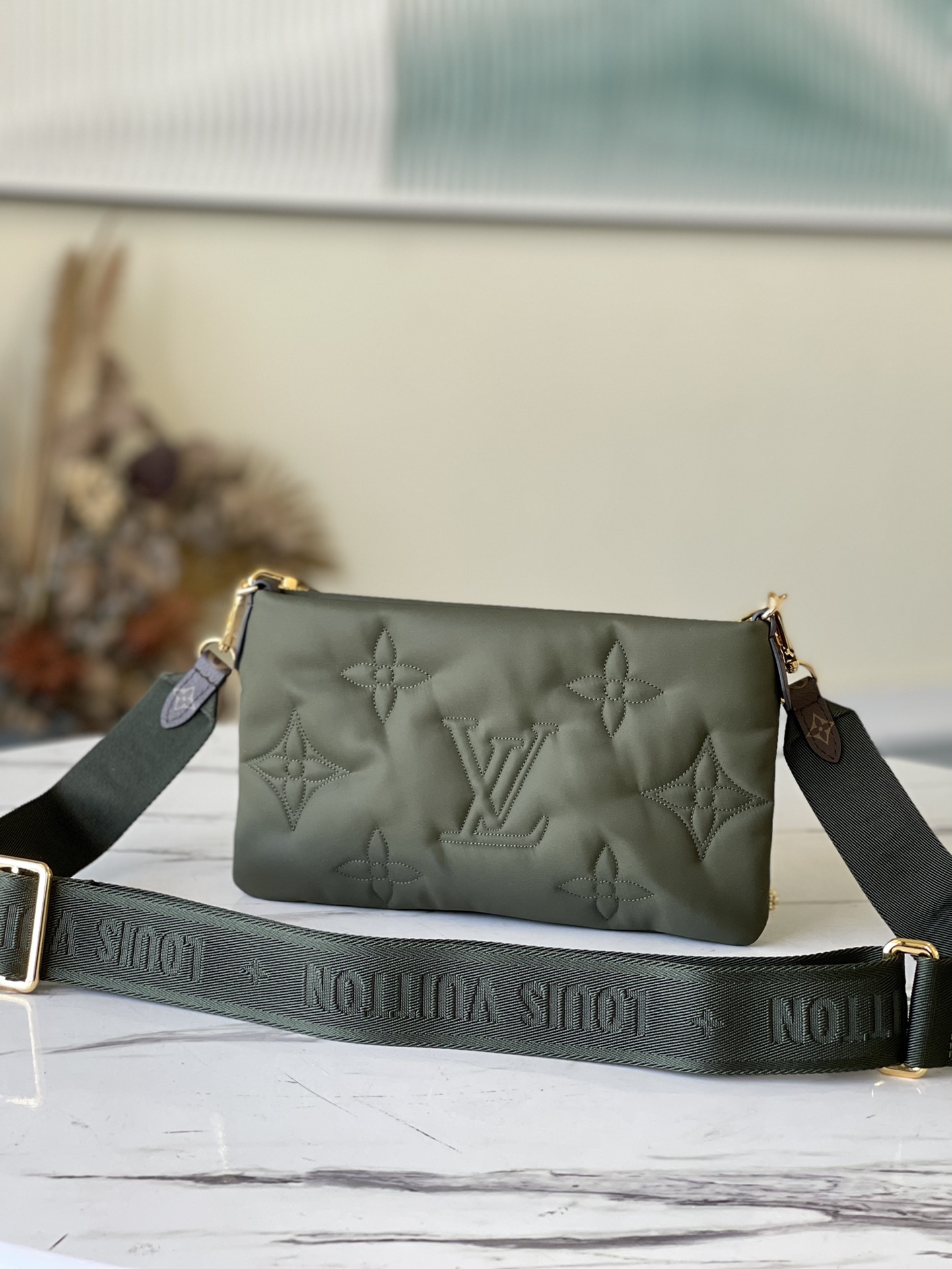 LV Maxi Multi Pochette Accessoires 001