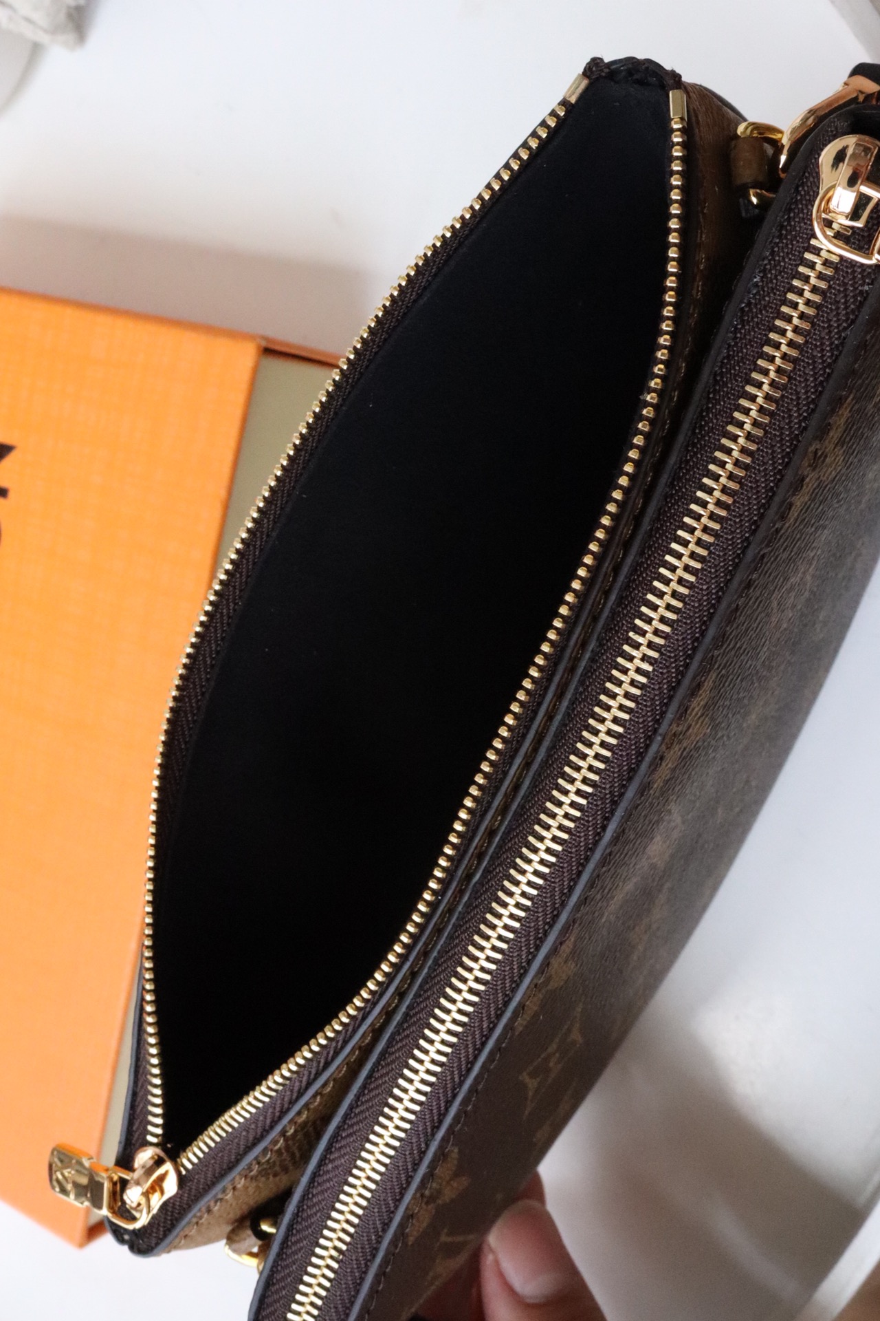 LV M69203 DOUBLE ZIP POCHETTE