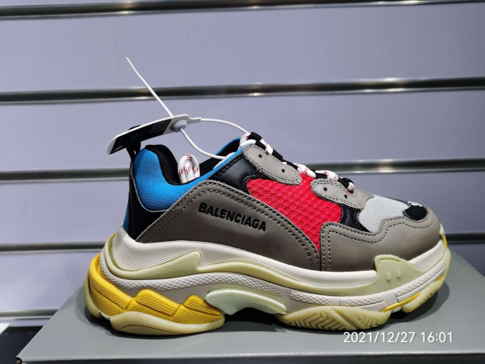 Ba1en*iaga TRIPLE S TRAINERS 001