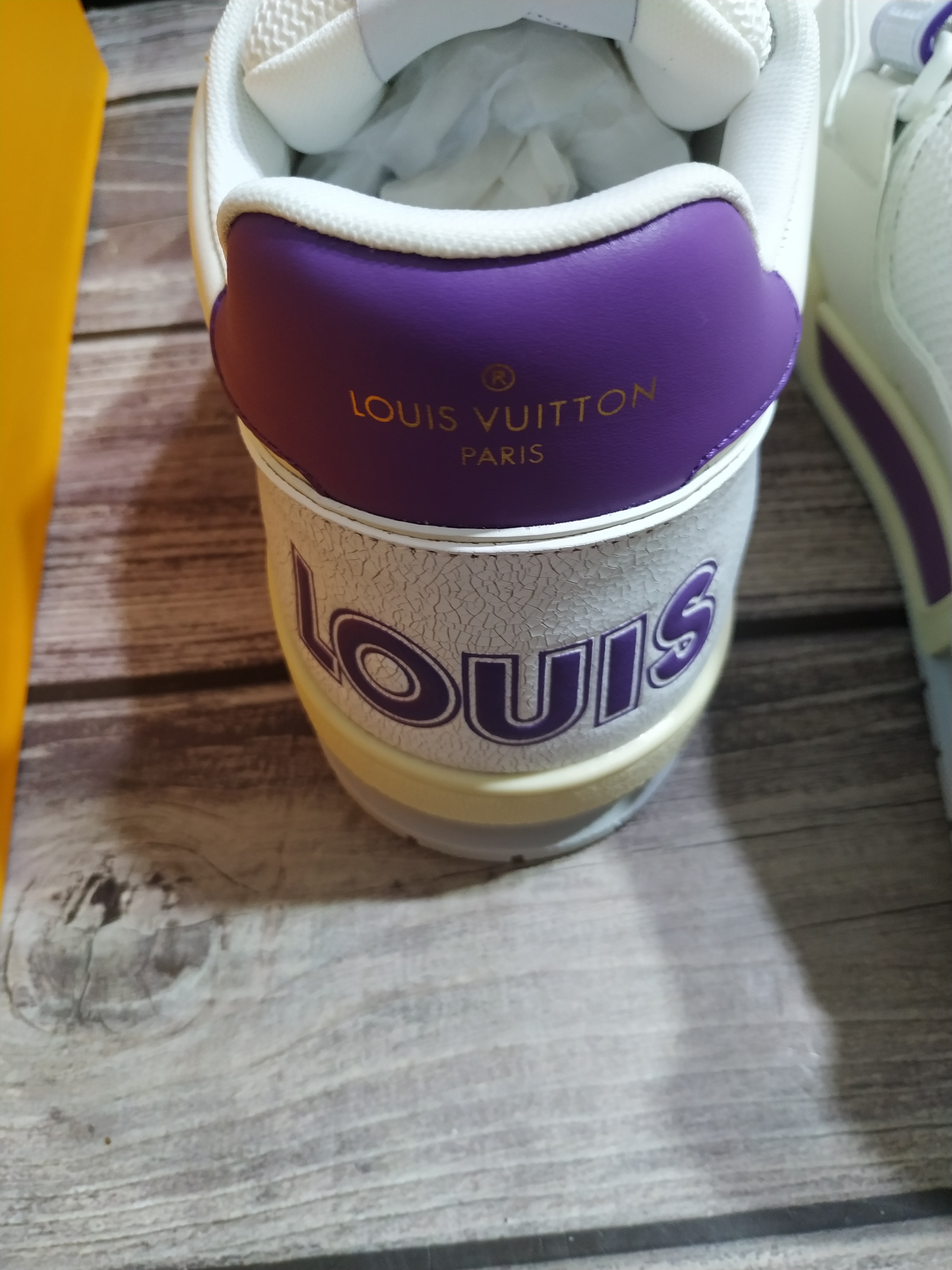 LV TRAINER SNEAKER