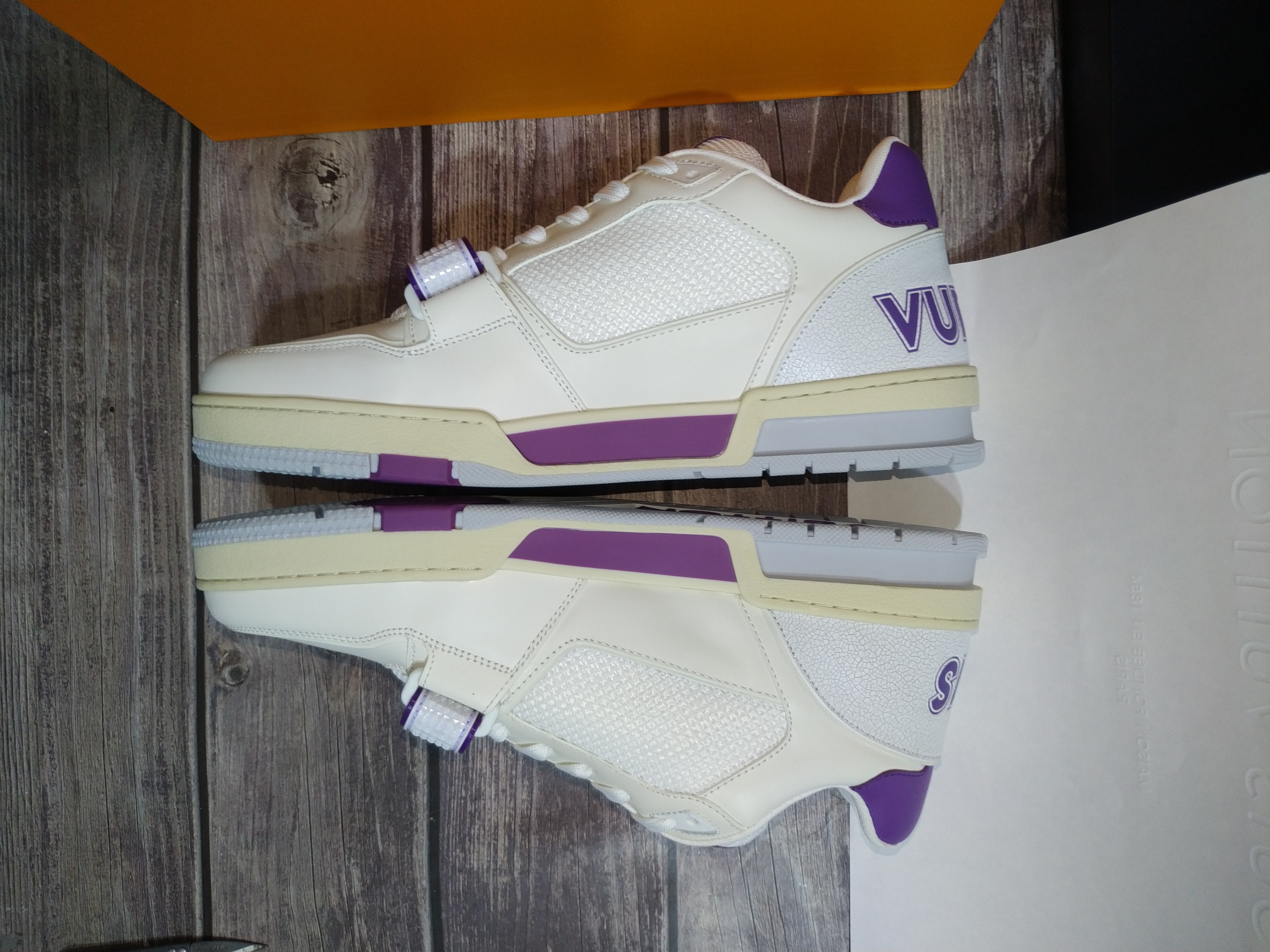 LV TRAINER SNEAKER