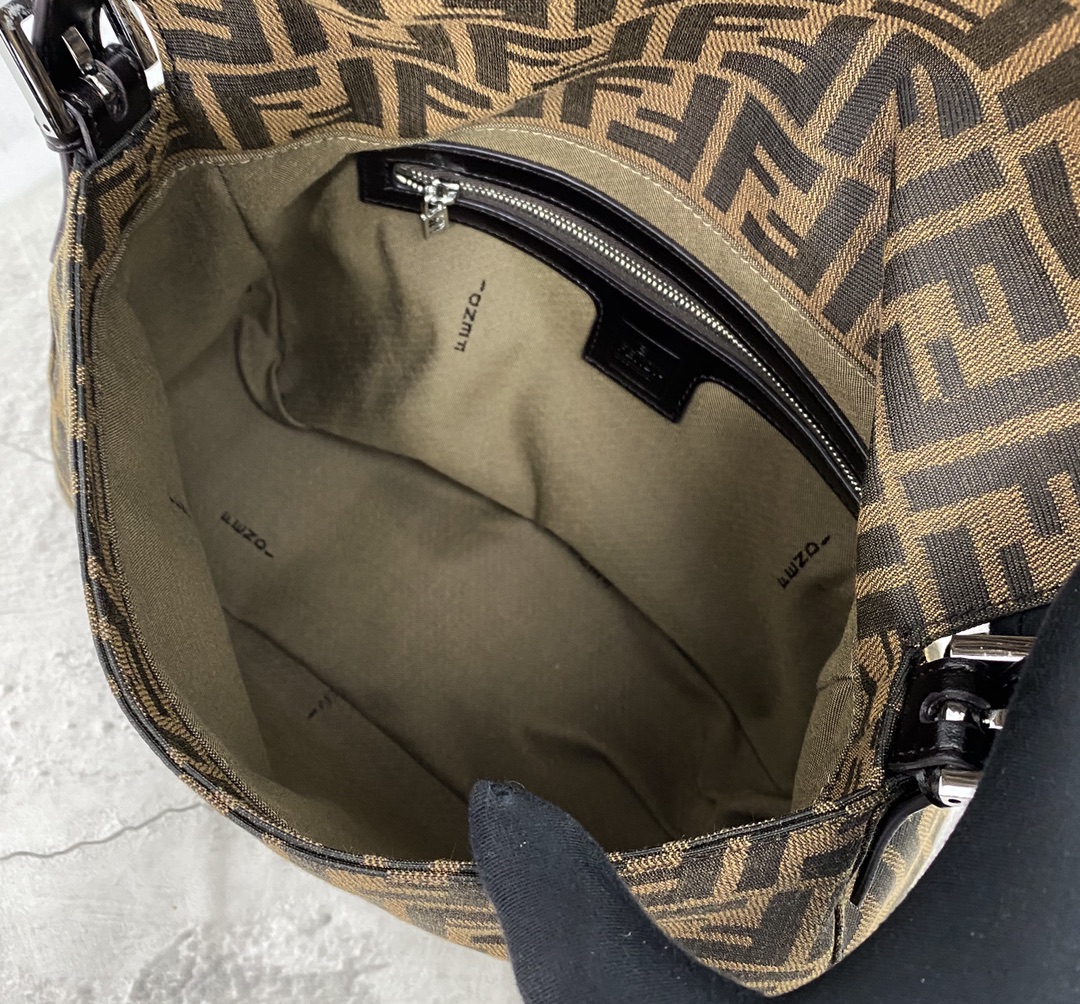 F**di handle bag
