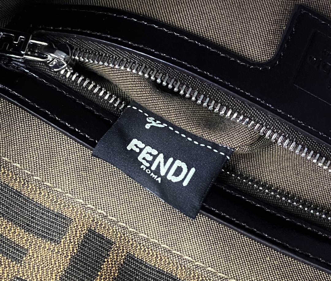 F**di handle bag