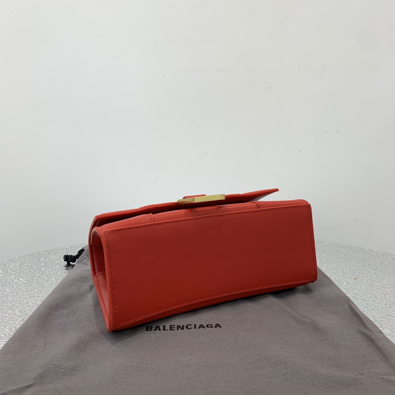 Ba1en*iaga Hourglass handle bag