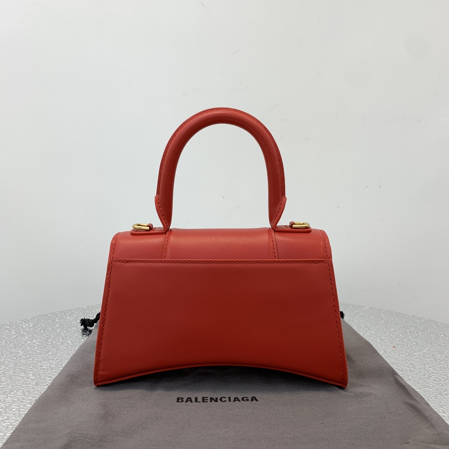 Ba1en*iaga Hourglass handle bag