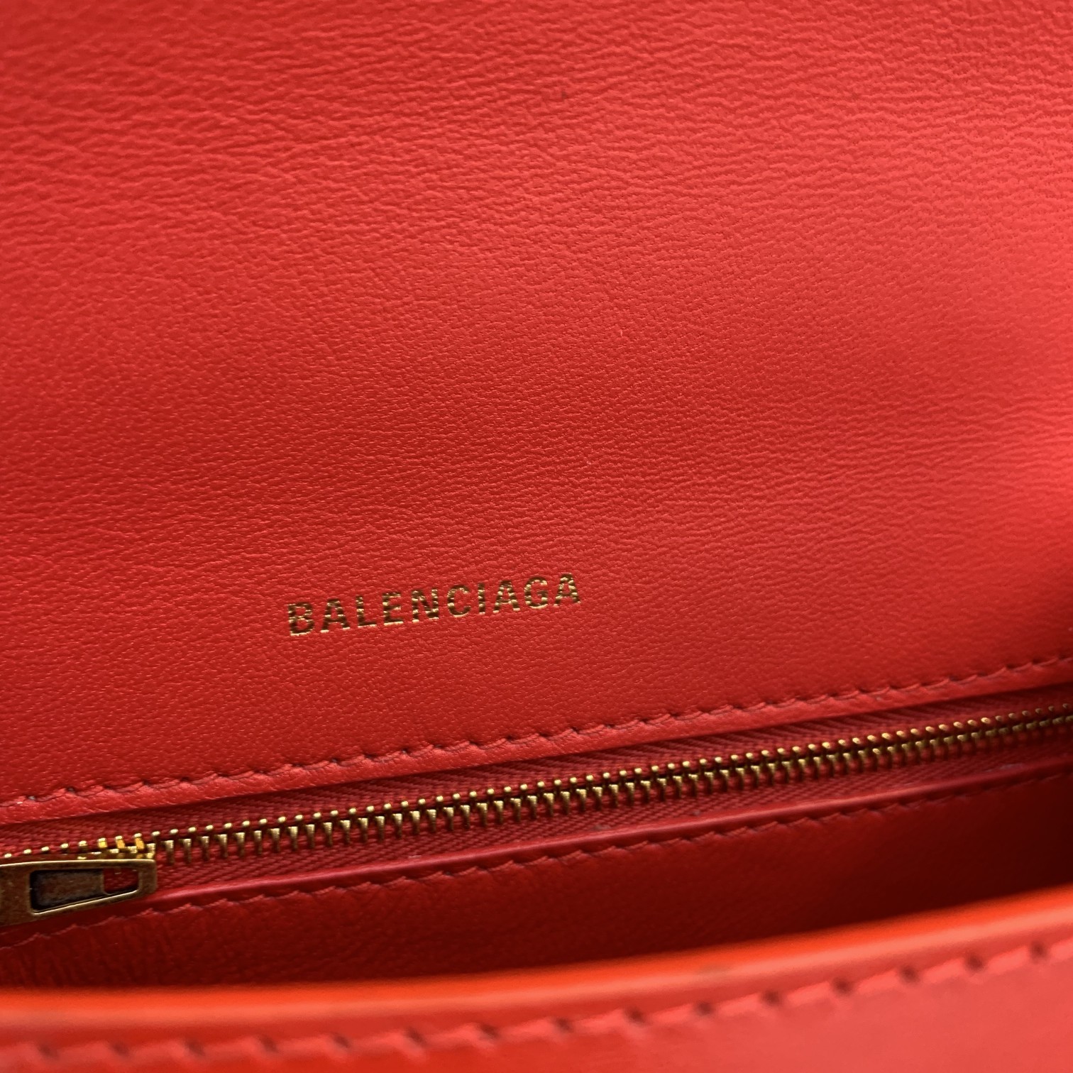 Ba1en*iaga Hourglass handle bag