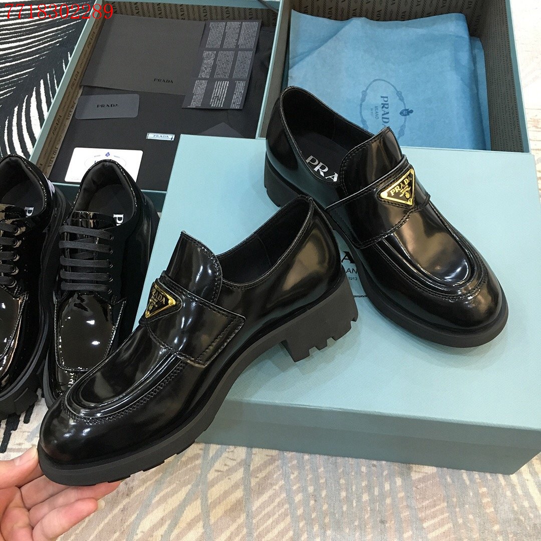 Pra*a loafers
