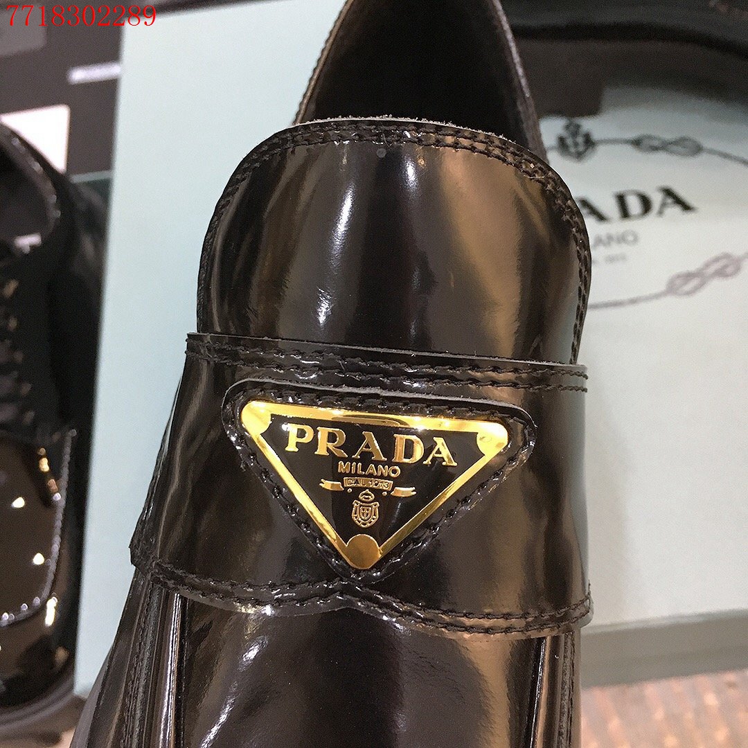Pra*a loafers