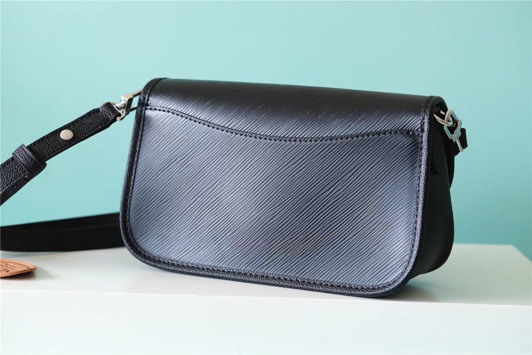 L0vis Vvtt0n Buci Handbag 24.5cm
