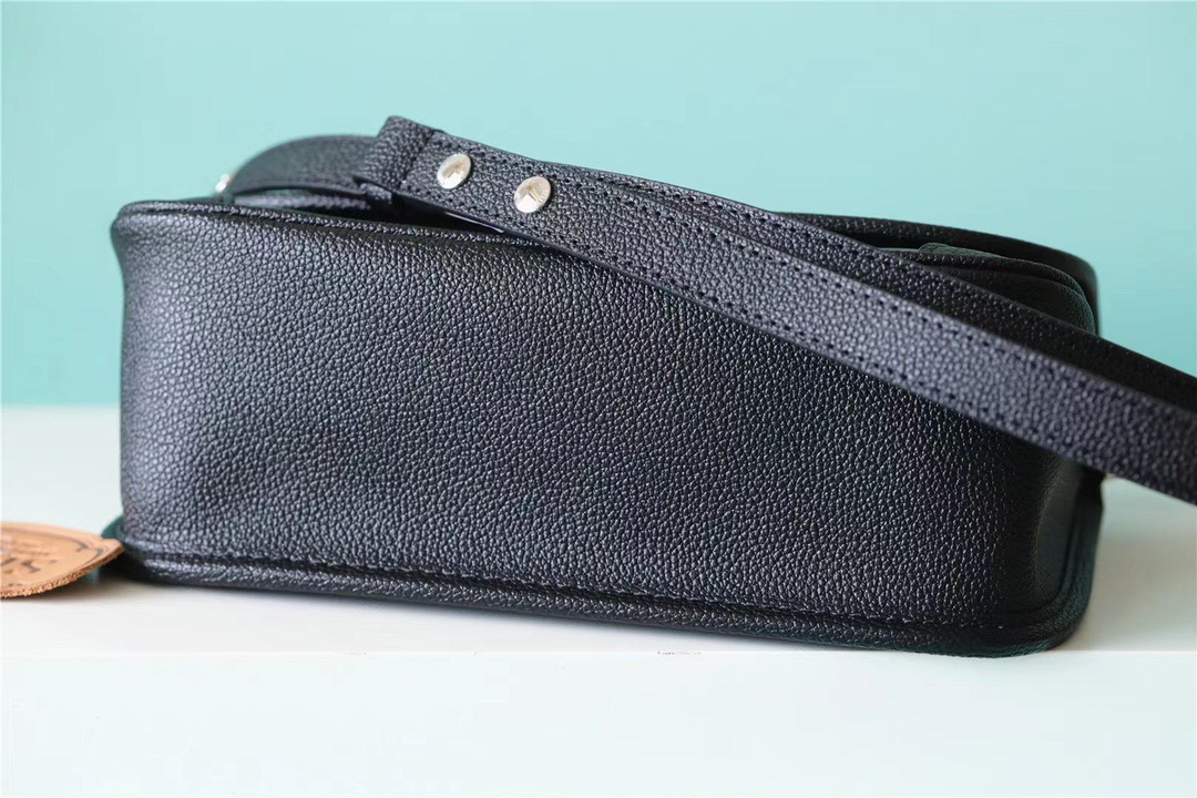 L0vis Vvtt0n Buci Handbag 24.5cm