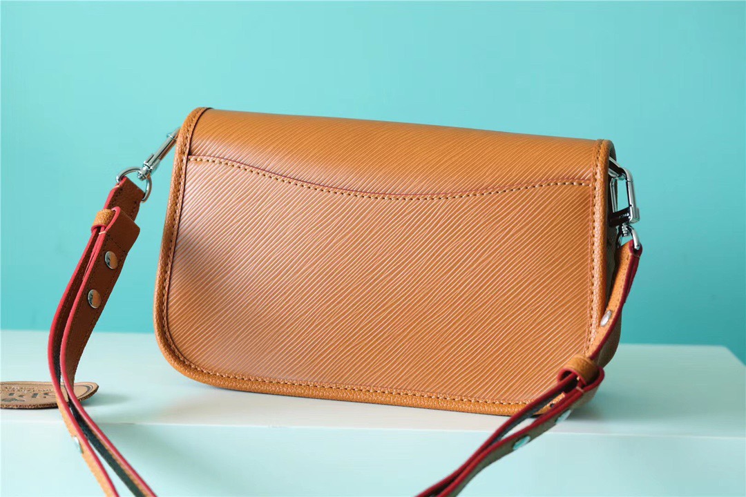 L0vis Vvtt0n Buci Handbag 24.5cm 001