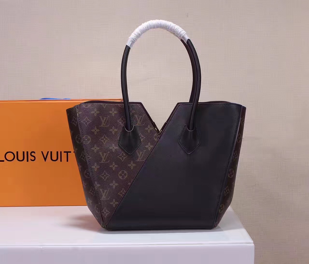 L0vis Vvtt0n Kimono Bag