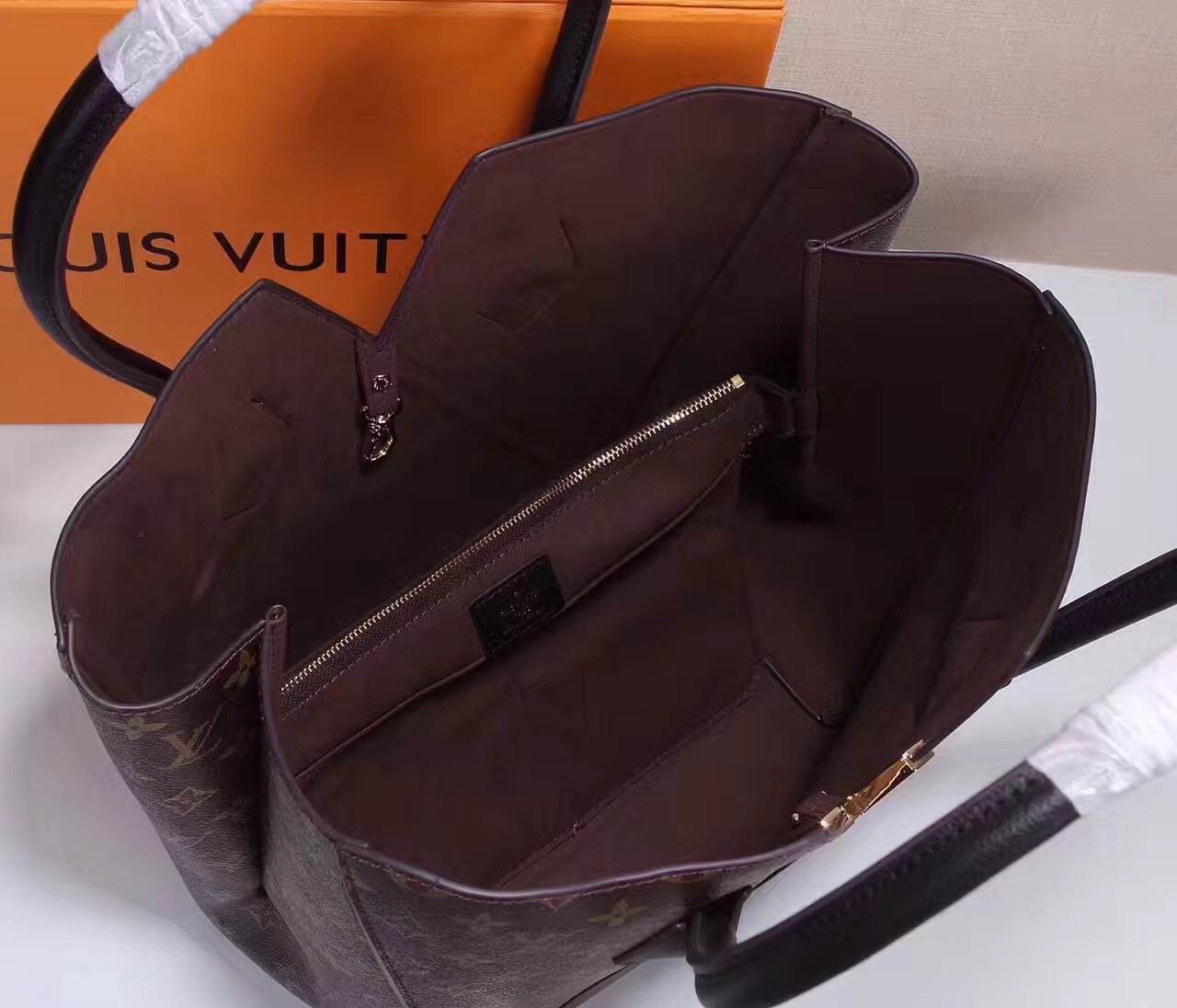 L0vis Vvtt0n Kimono Bag