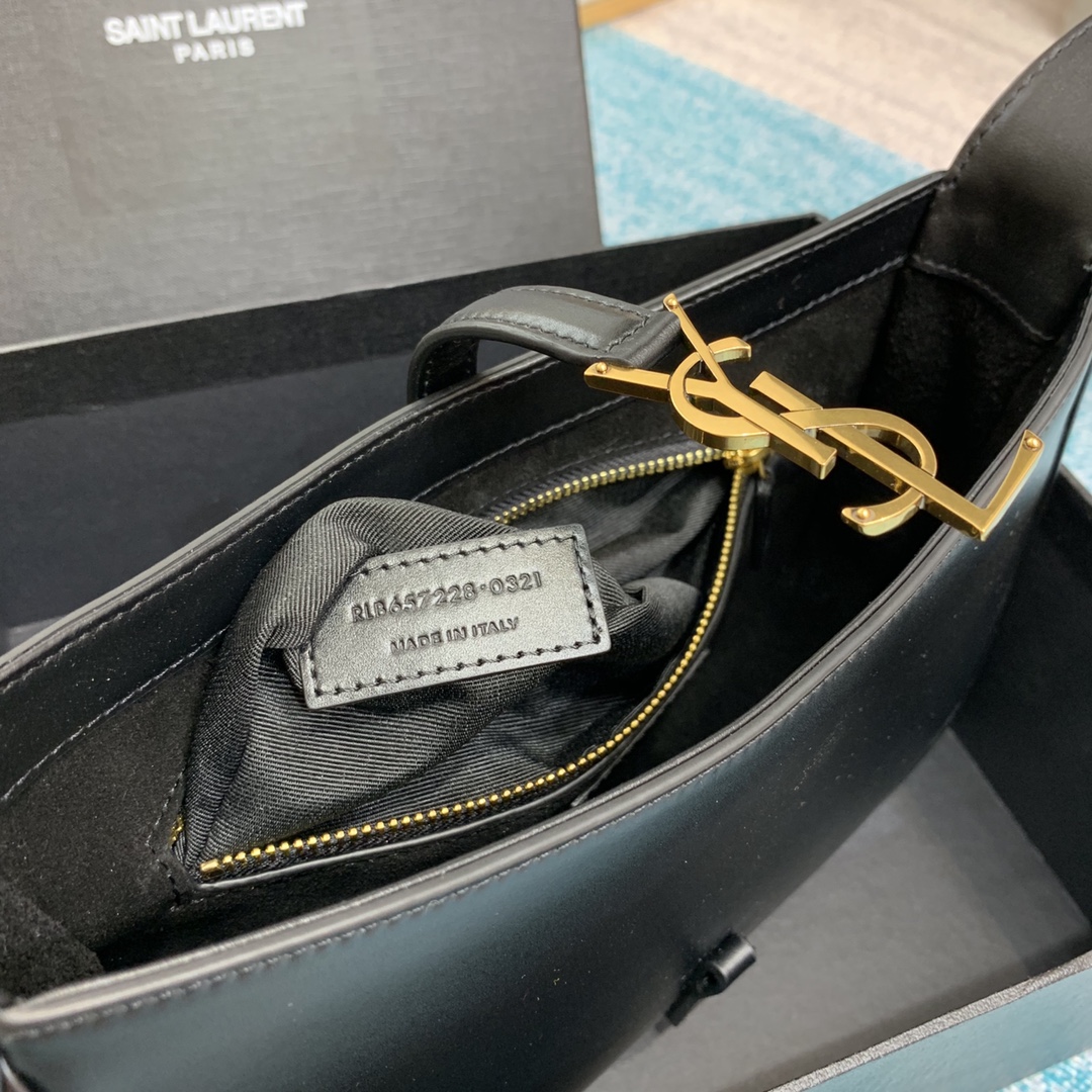 Y51 LE 5 A 7 HOBO BAG