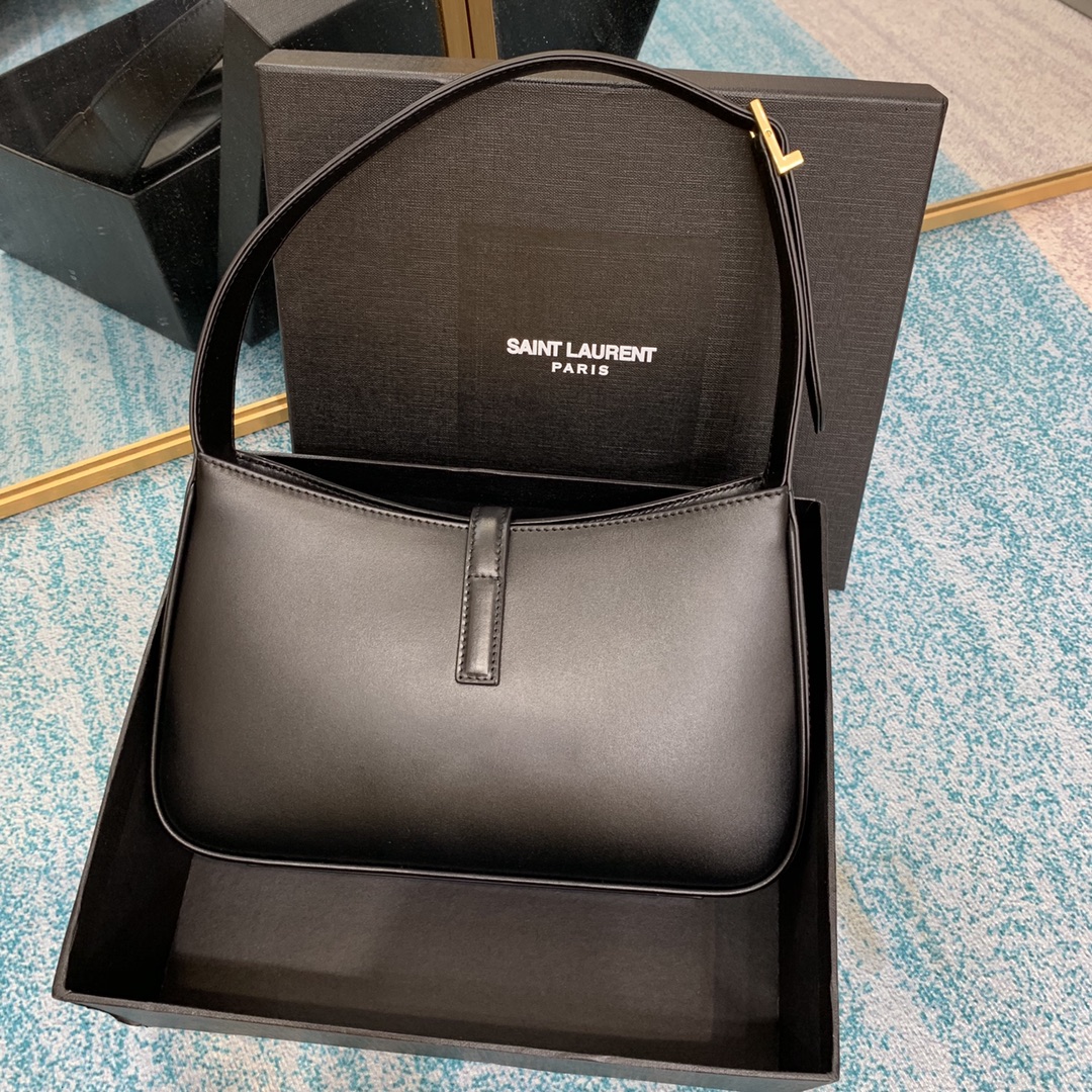 Y51 LE 5 A 7 HOBO BAG