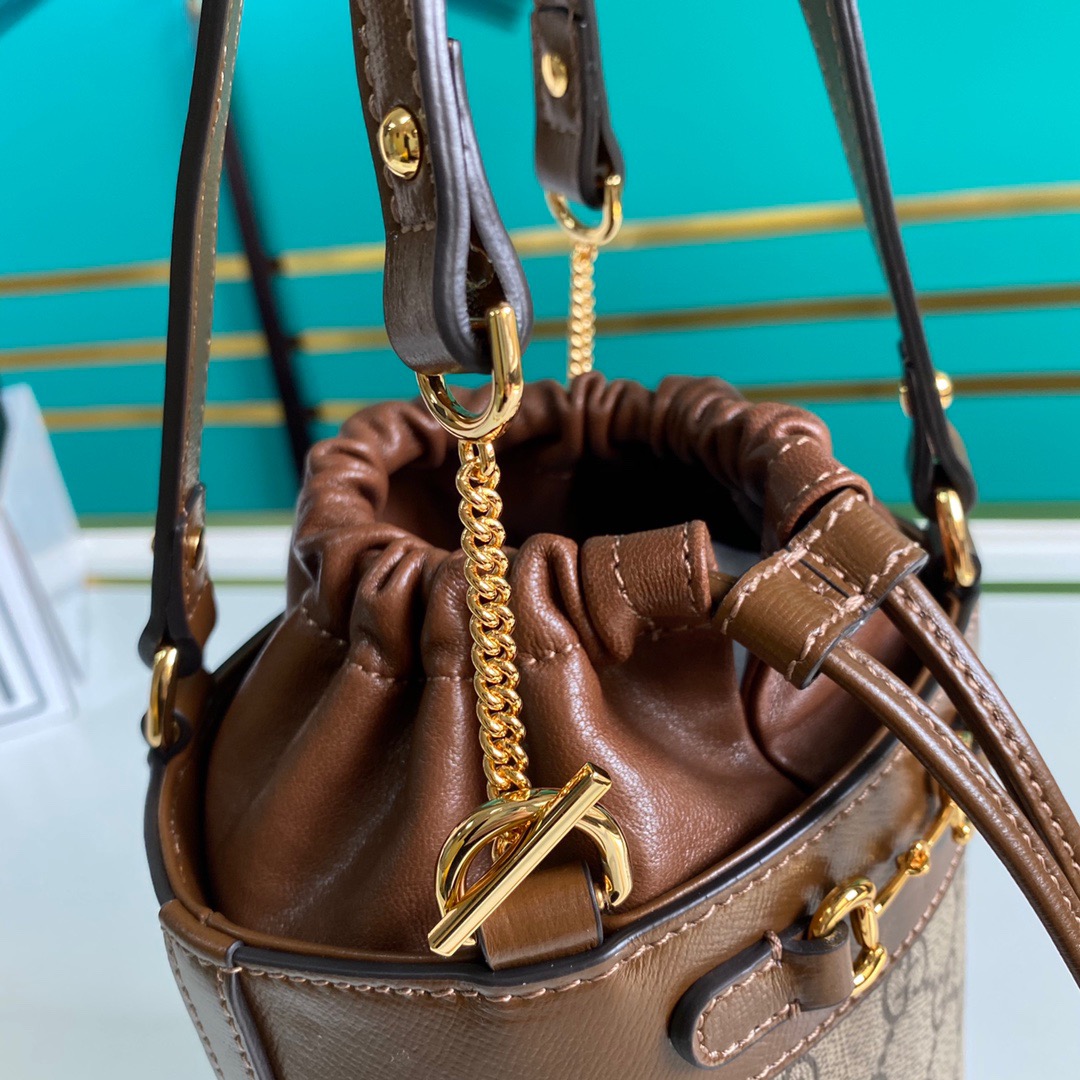 Gvc*1 Horsebit shoulder bag
