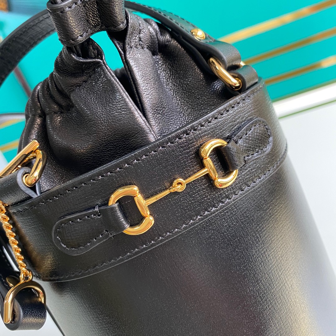 Gvc*1 Horsebit shoulder bag 001