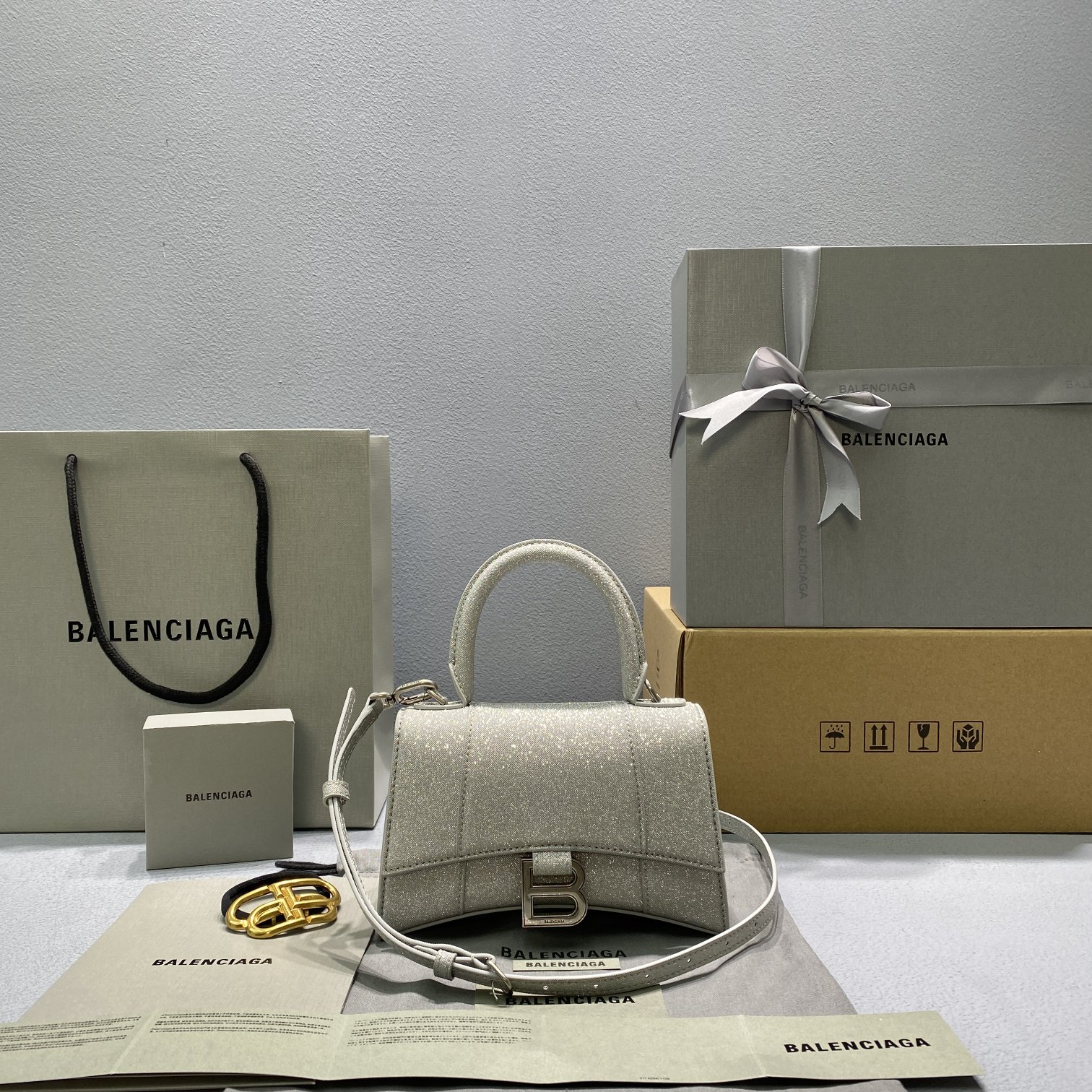 Ba1en*iaga Hourglass Bag 19cm 001