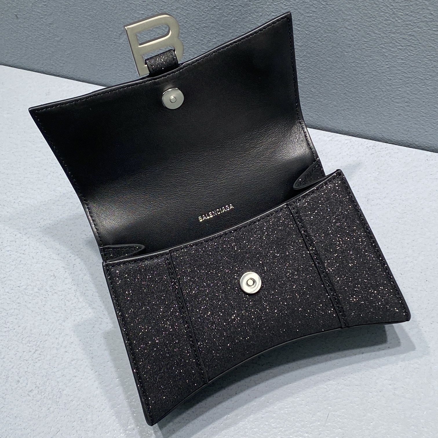 Ba1en*iaga Hourglass Bag 19cm 002