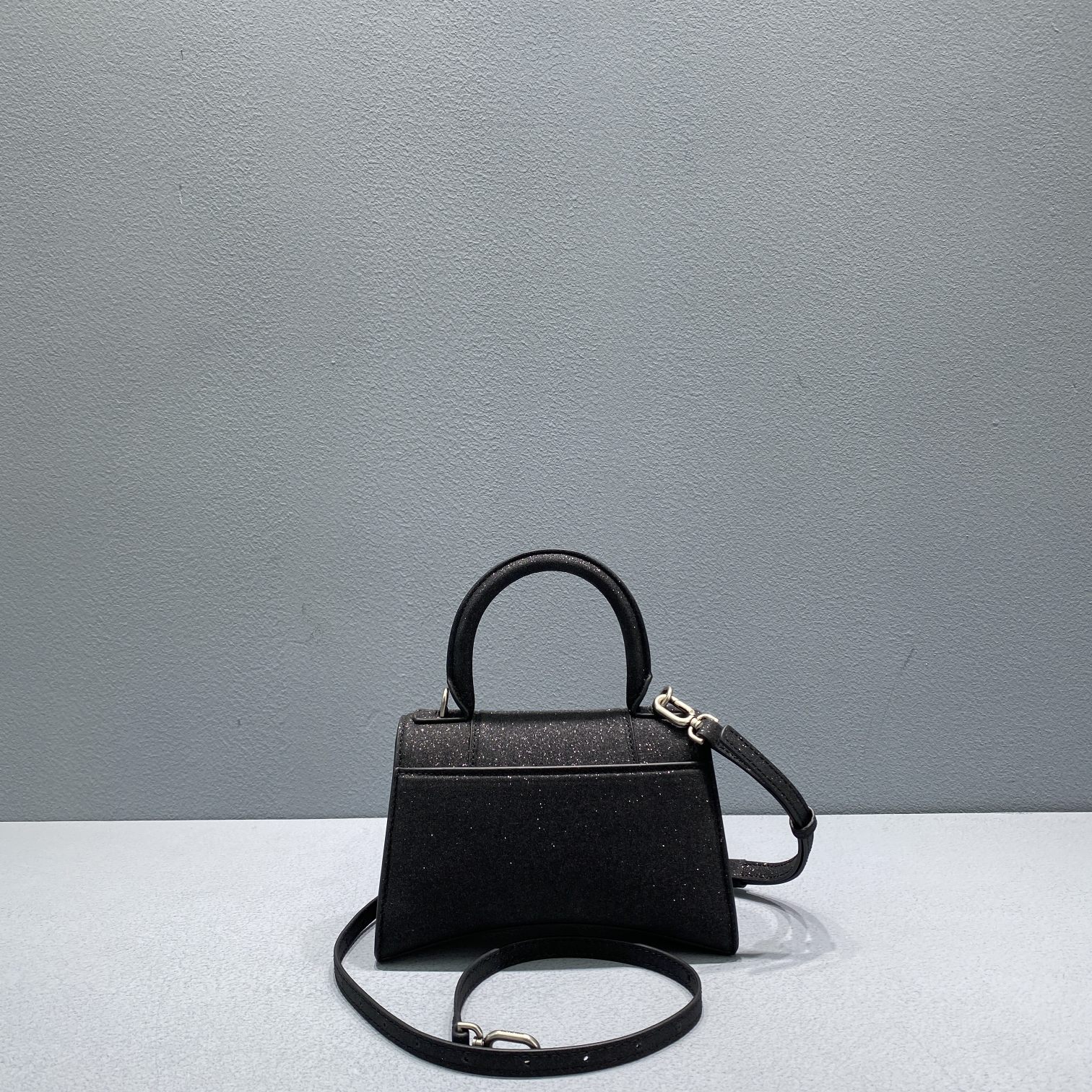 Ba1en*iaga Hourglass Bag 19cm 002
