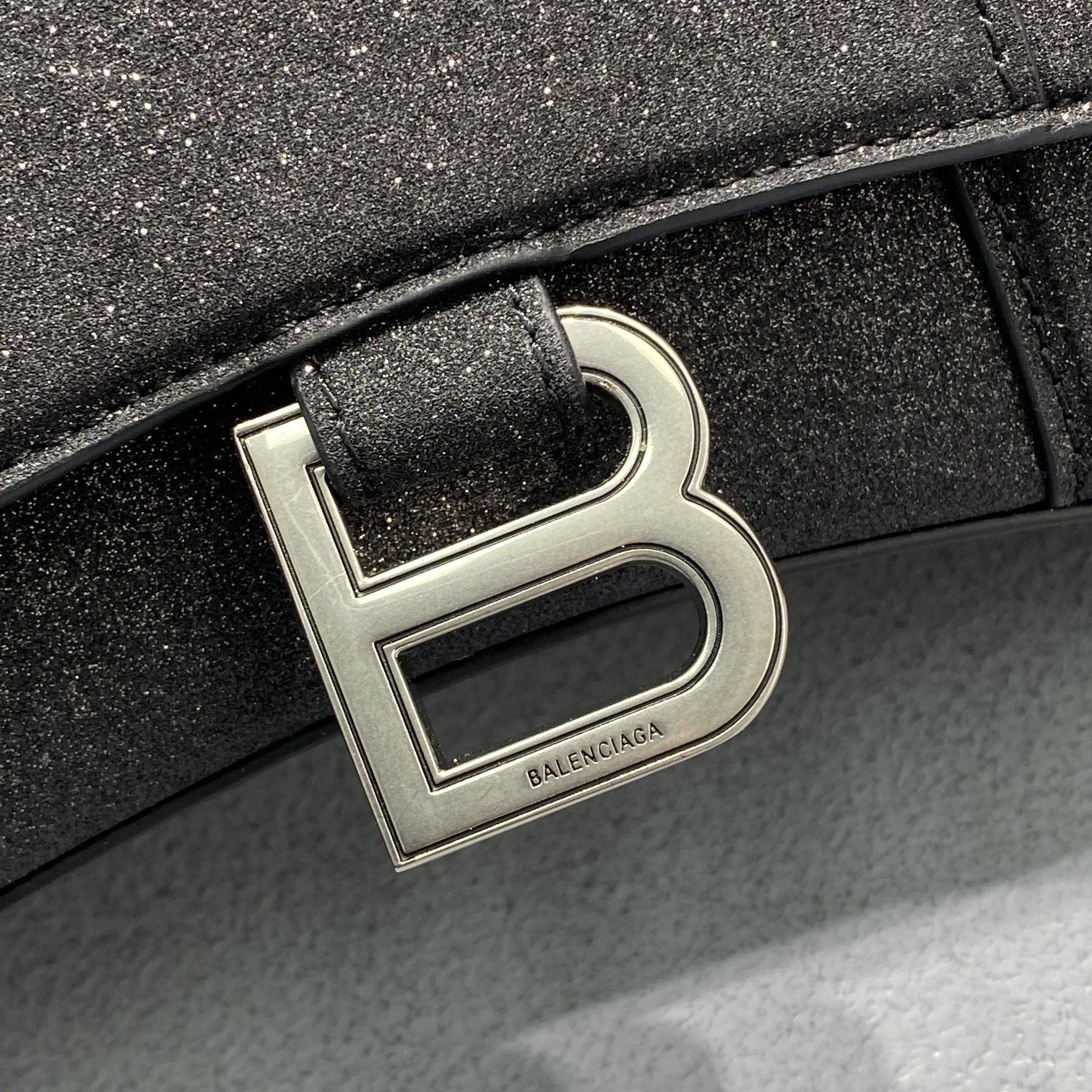 Ba1en*iaga Hourglass Bag 19cm 002