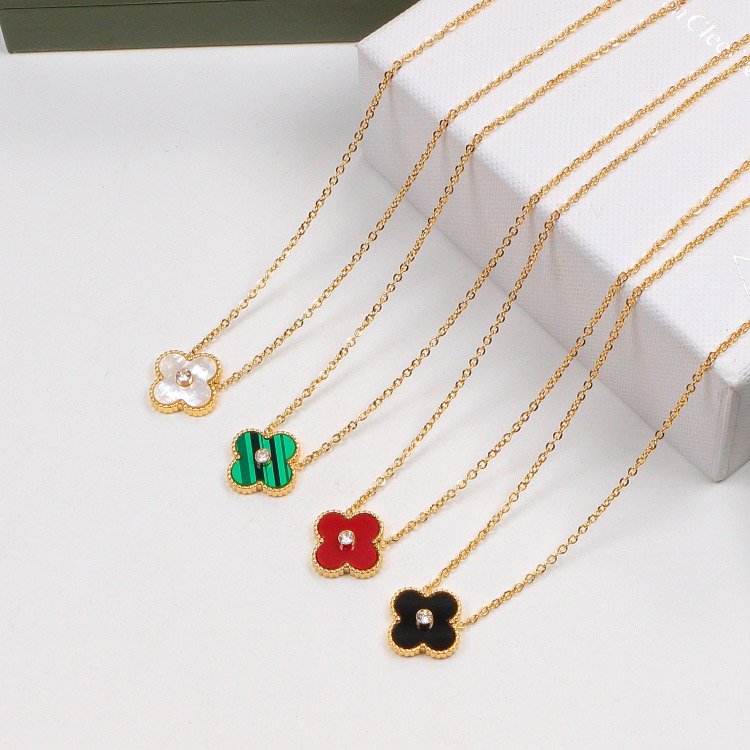 V*n Cl**f Arpels necklace gold