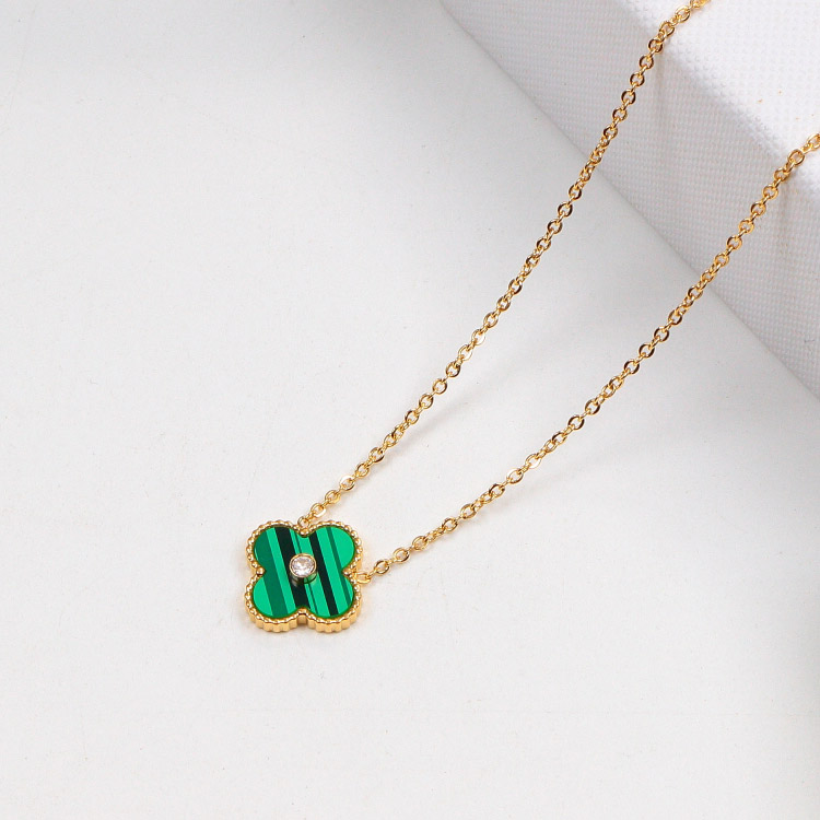 V*n Cl**f Arpels necklace gold