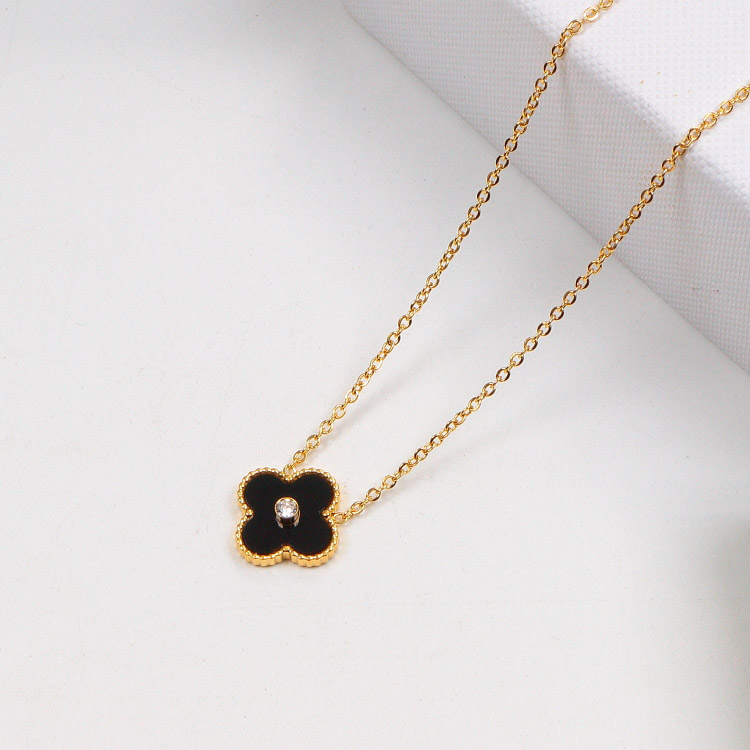 V*n Cl**f Arpels necklace gold
