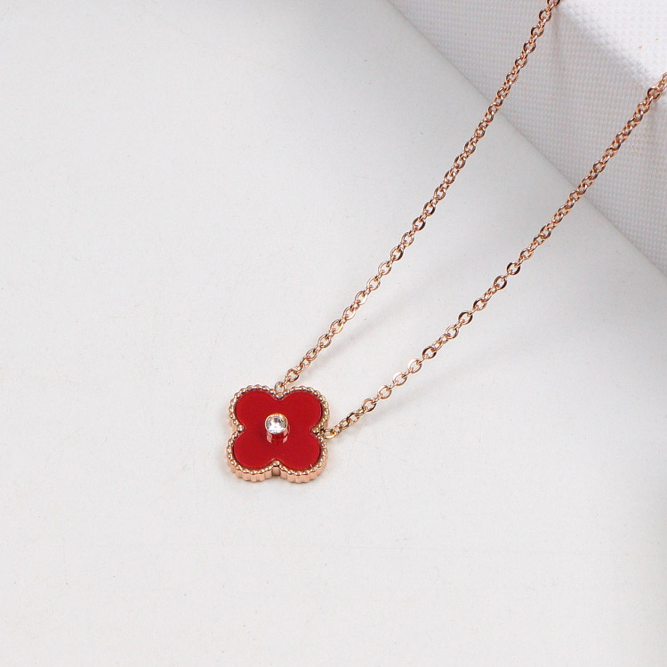 V*n Cl**f Arpels necklace rose