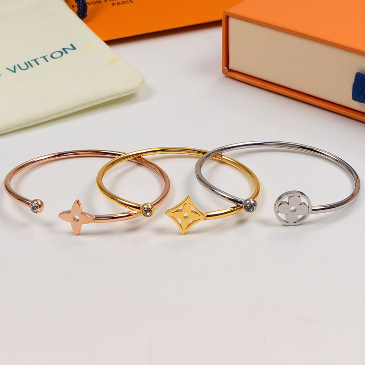 LV bracelet LB21