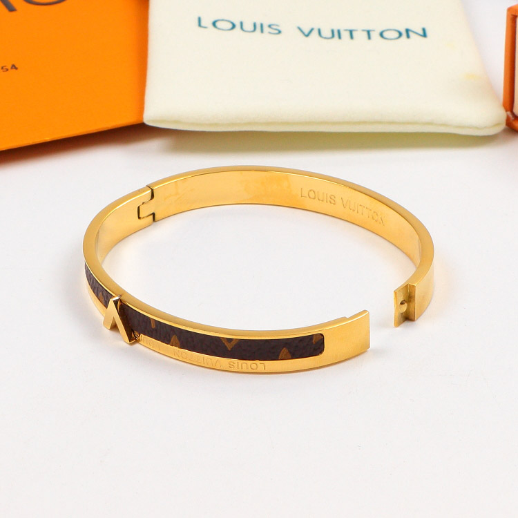 LV bracelet LB10