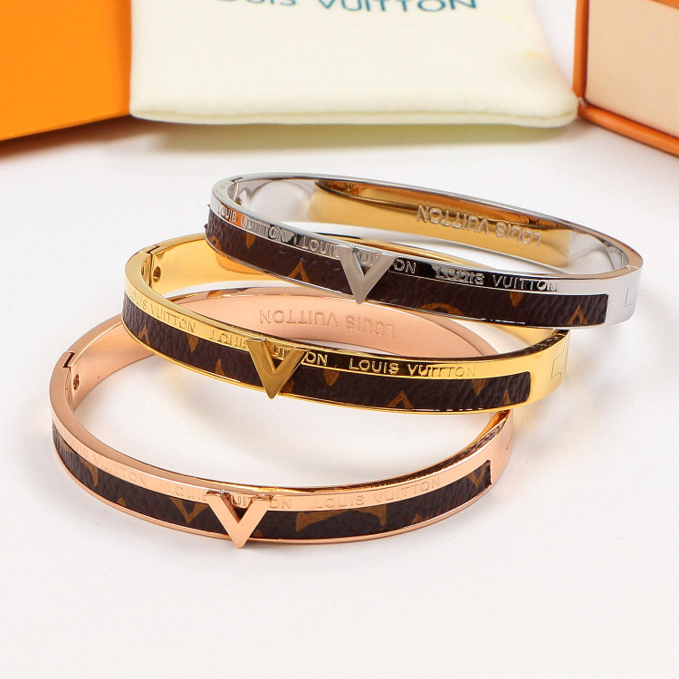LV bracelet LB10