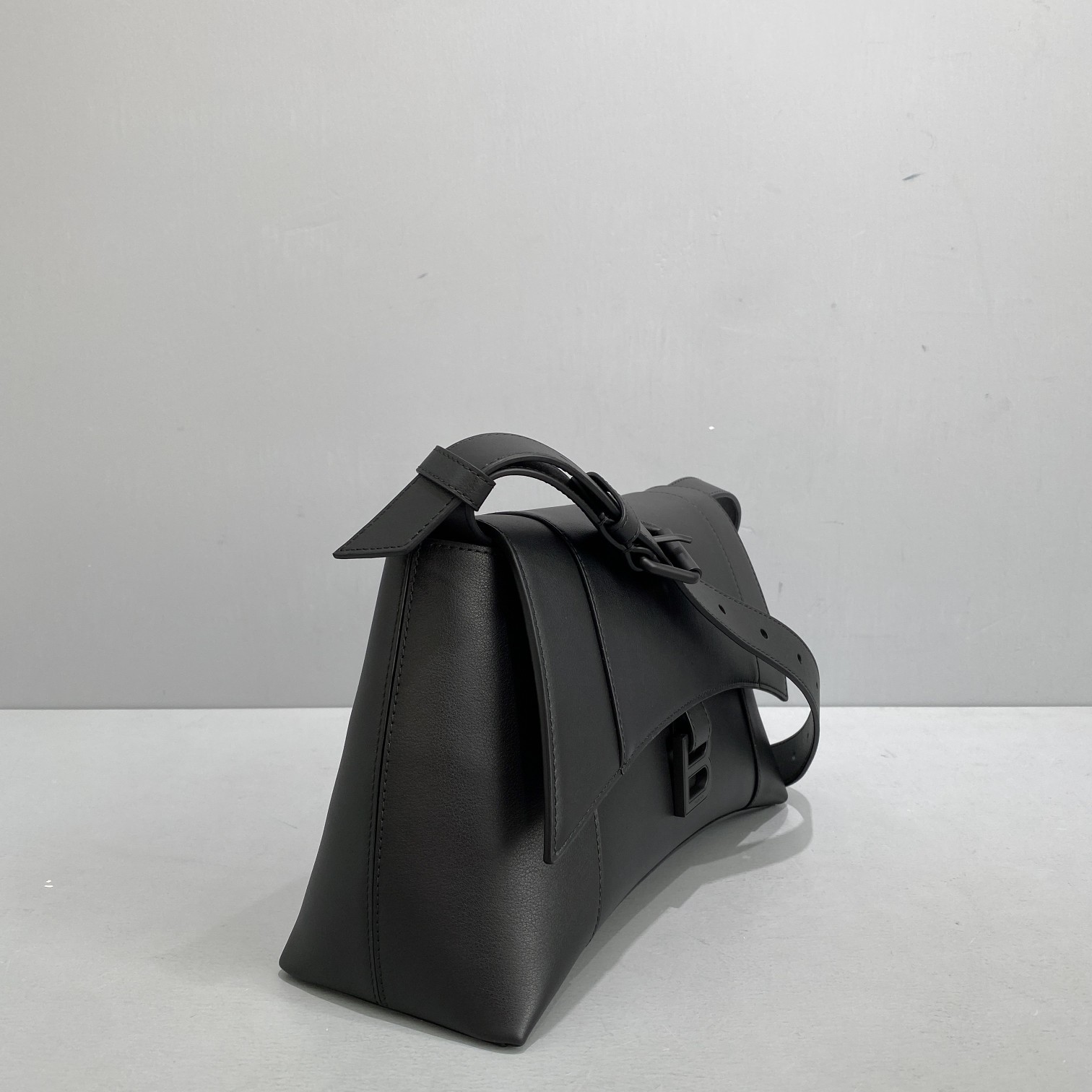 Ba1en*iaga Downtow Bag 32cm