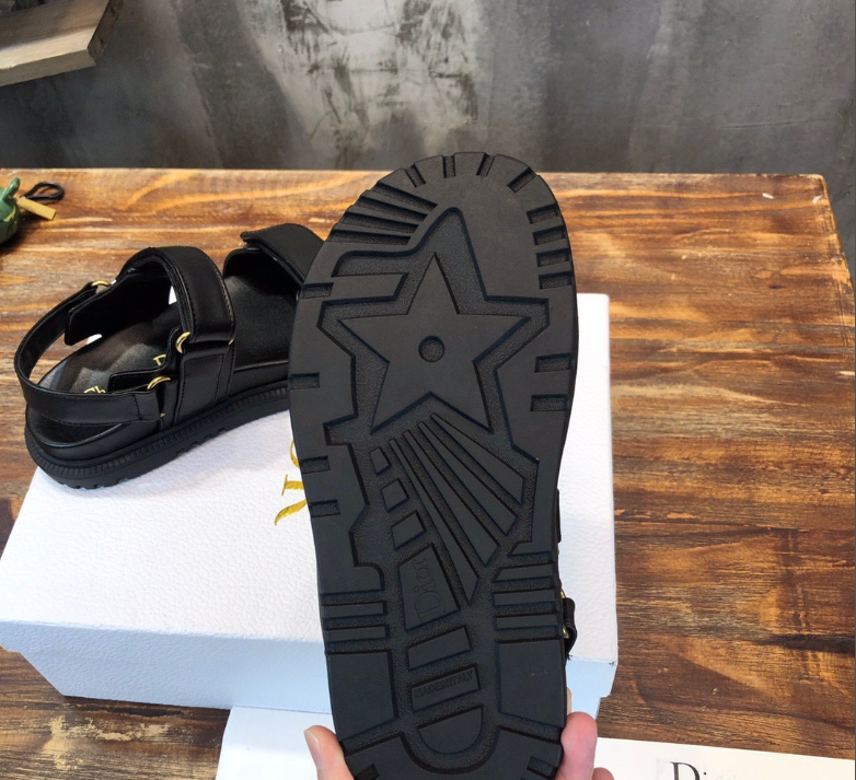 D10r sandals 001