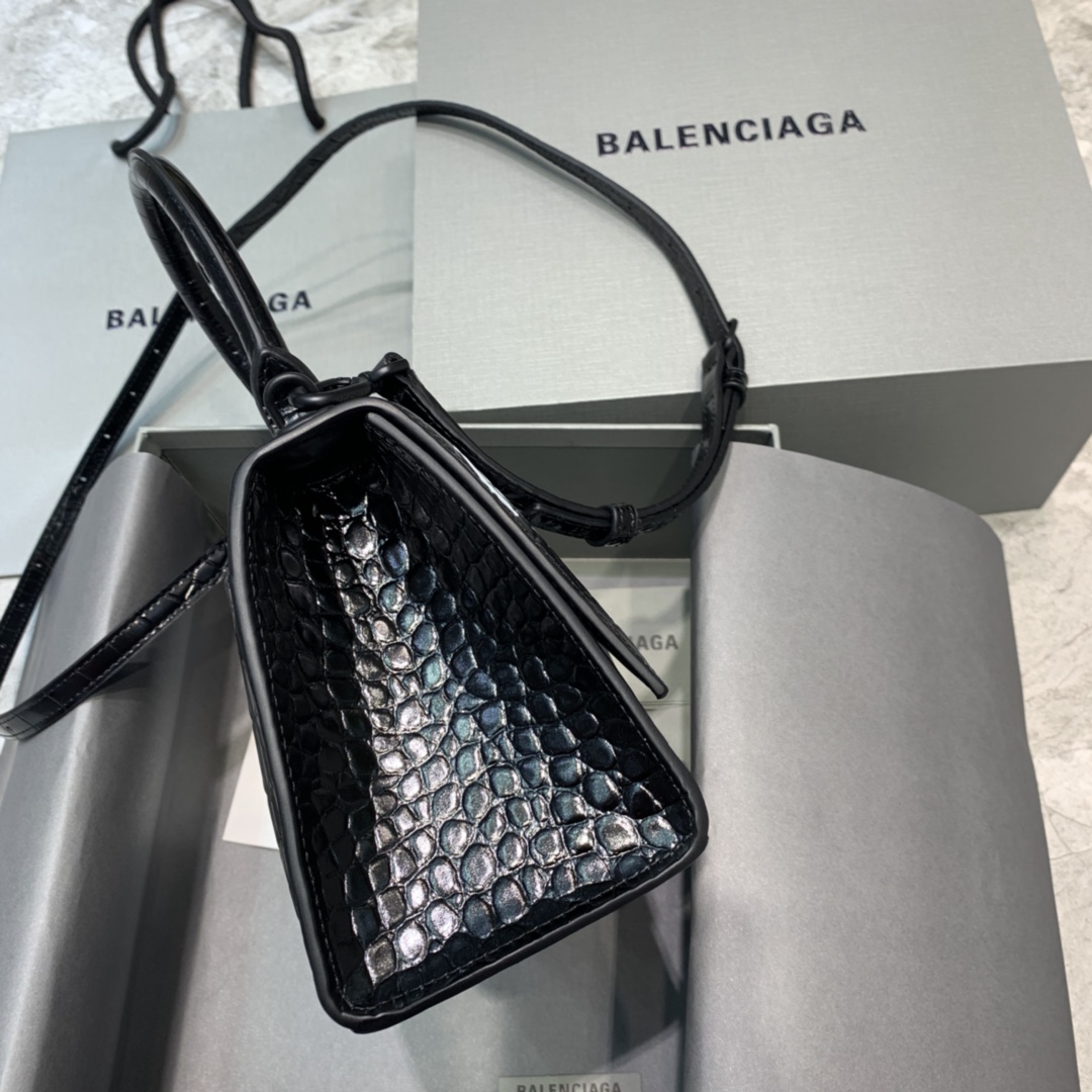 Ba1en*iaga Hourglass bag 23cm