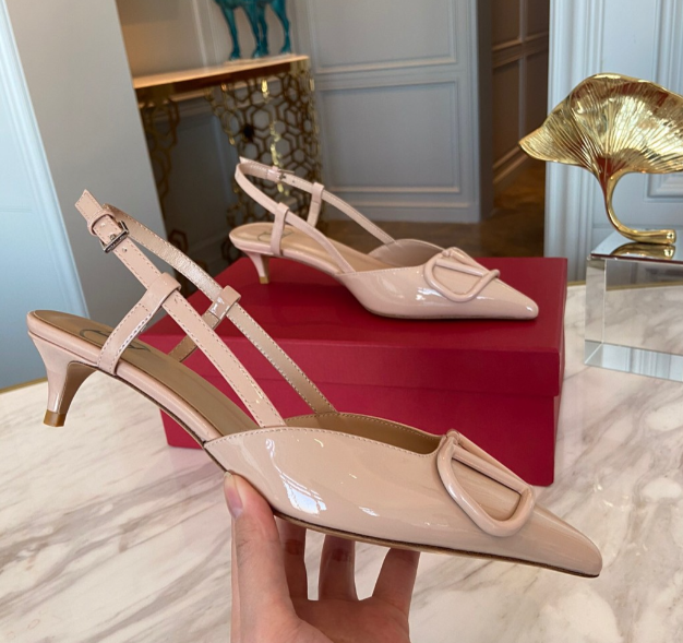 Va1e*ntin0 heels