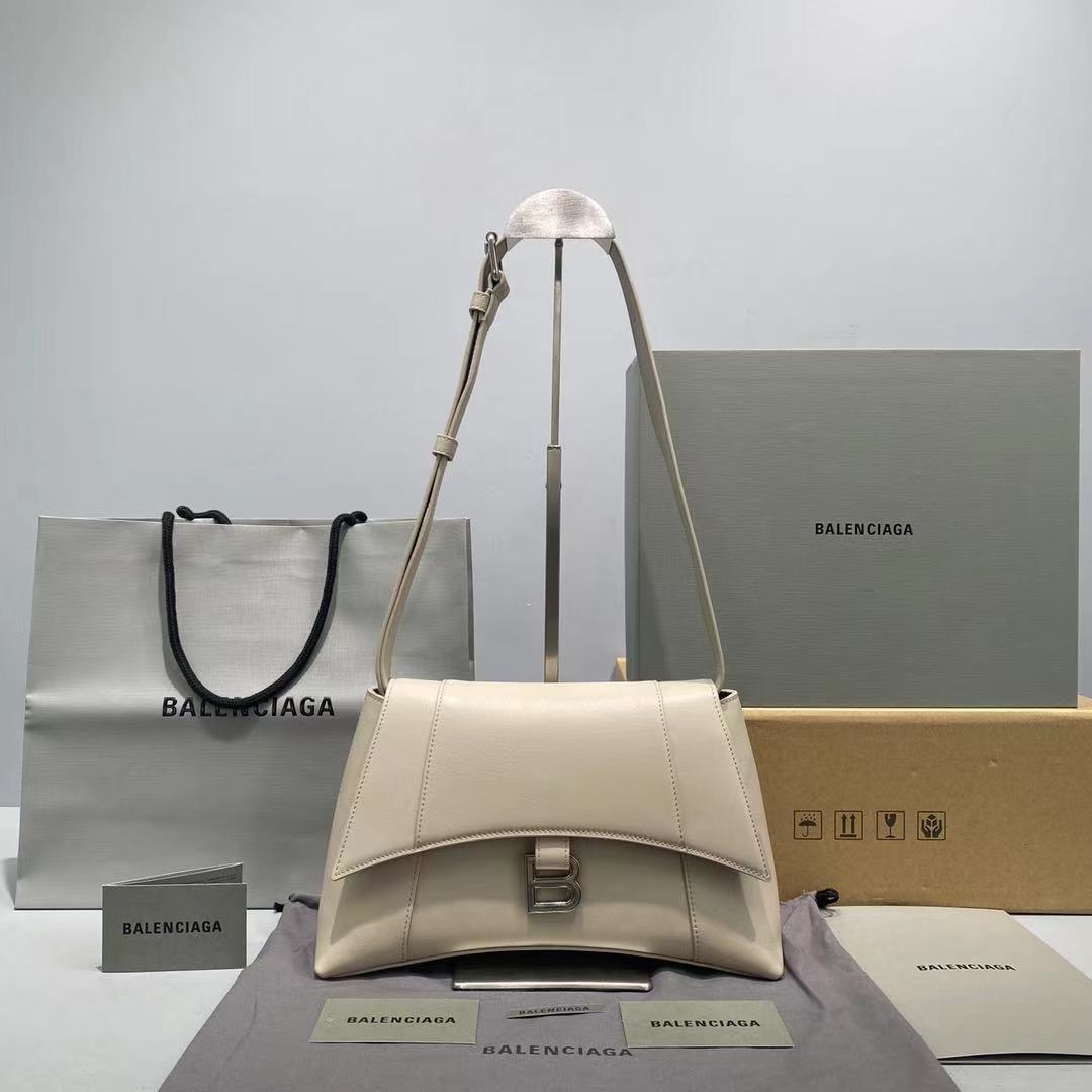 Ba1en*iaga Downtown Bag