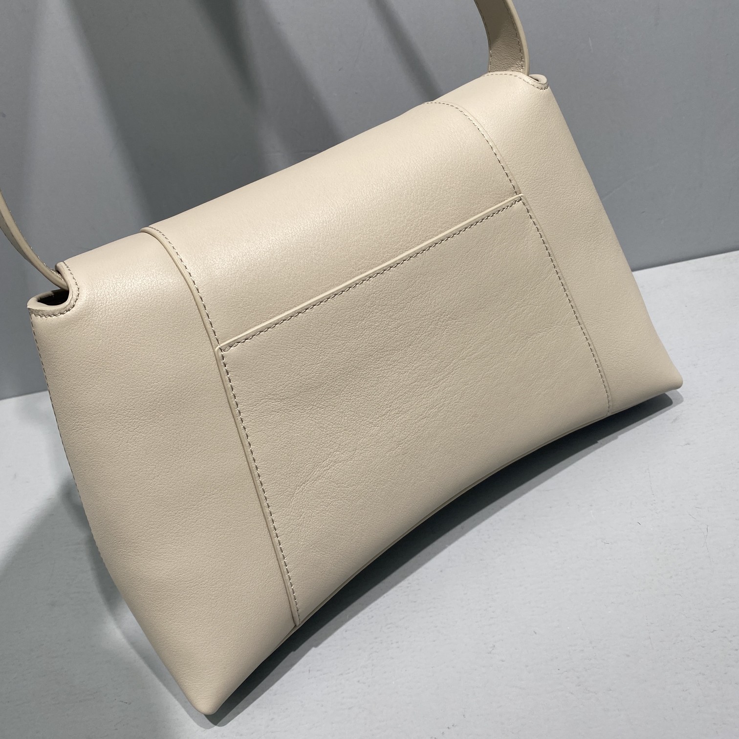 Ba1en*iaga Downtown Bag