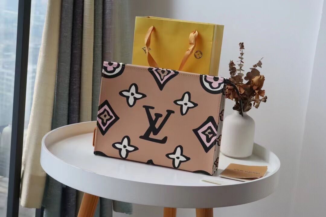 LV Toiletry Pouch 26 Autres Toiles Monogram