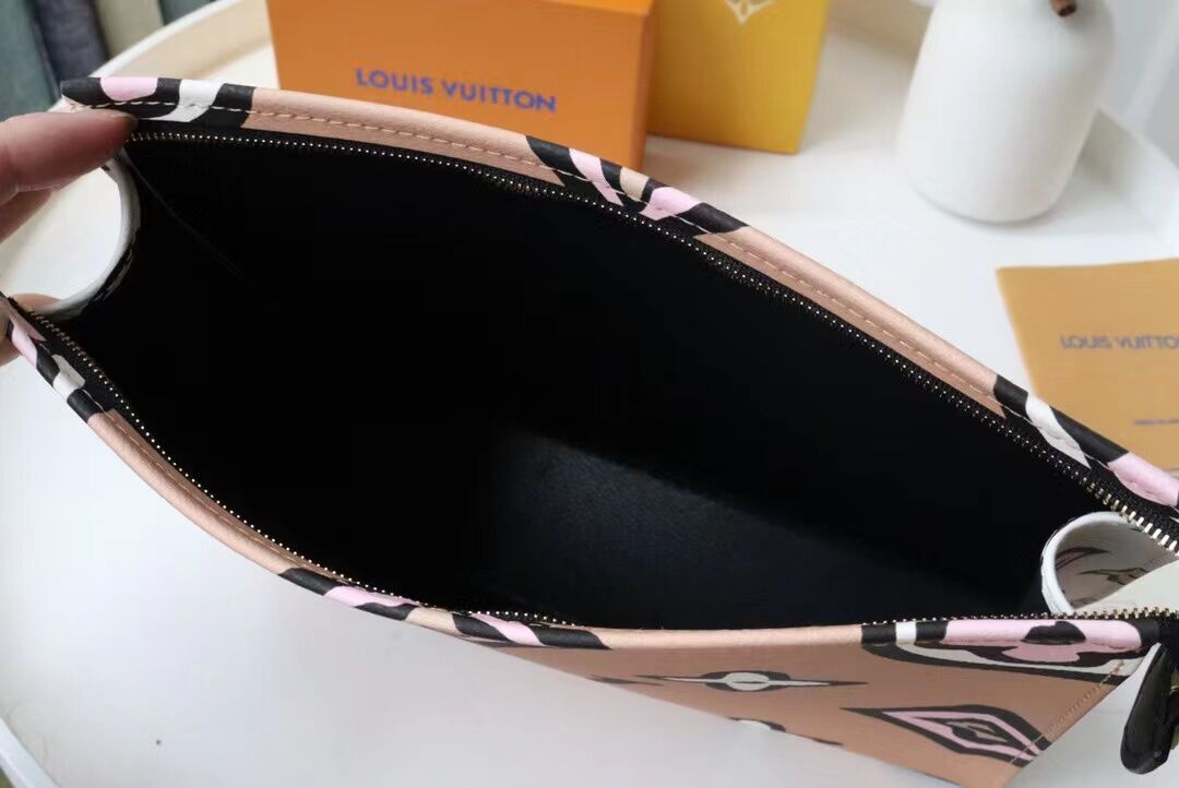 LV Toiletry Pouch 26 Autres Toiles Monogram
