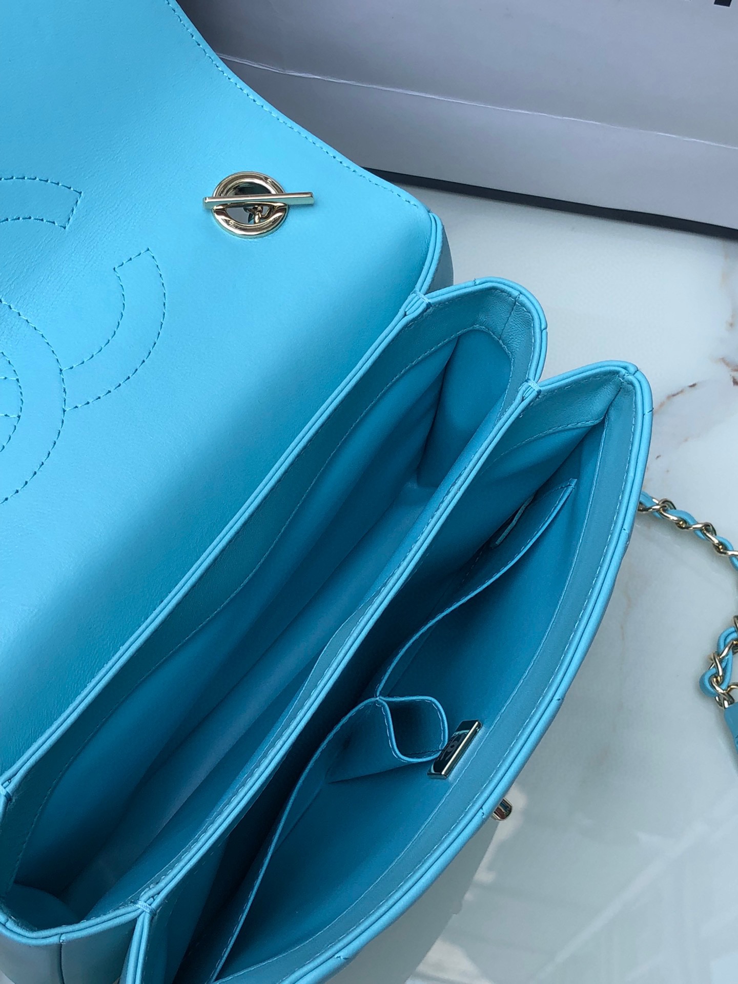 Ch**el Trendy CC Handbag 25cm