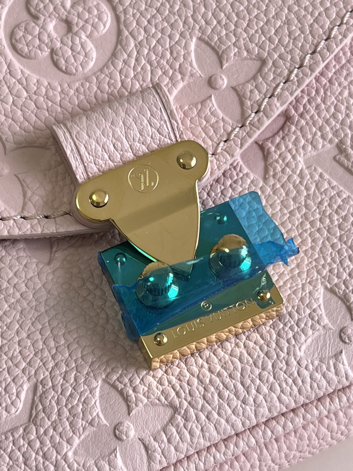L0vis Vvtt0n Pochette Metis Mini Bag M81390