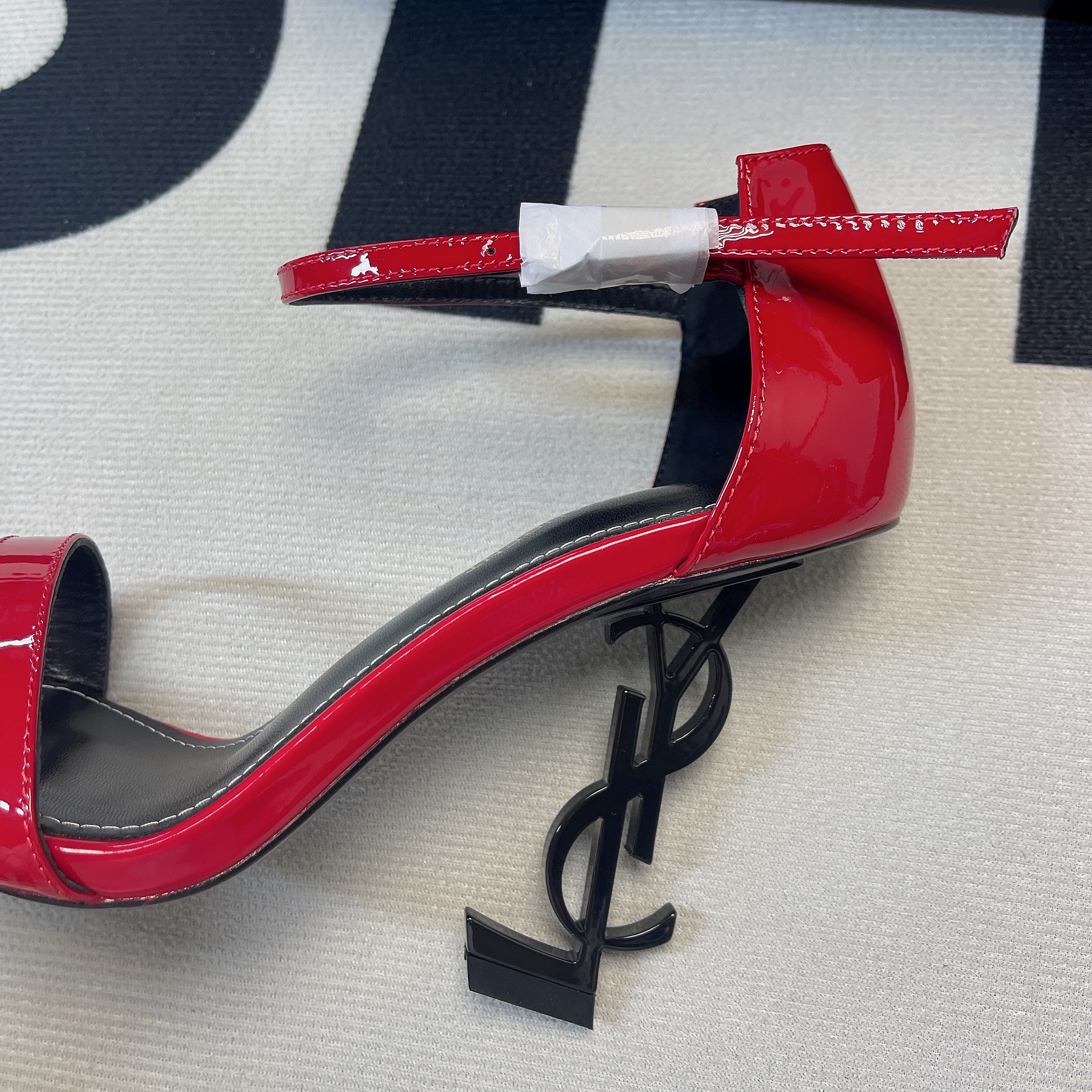 Y51 SANDALS HEEL 01