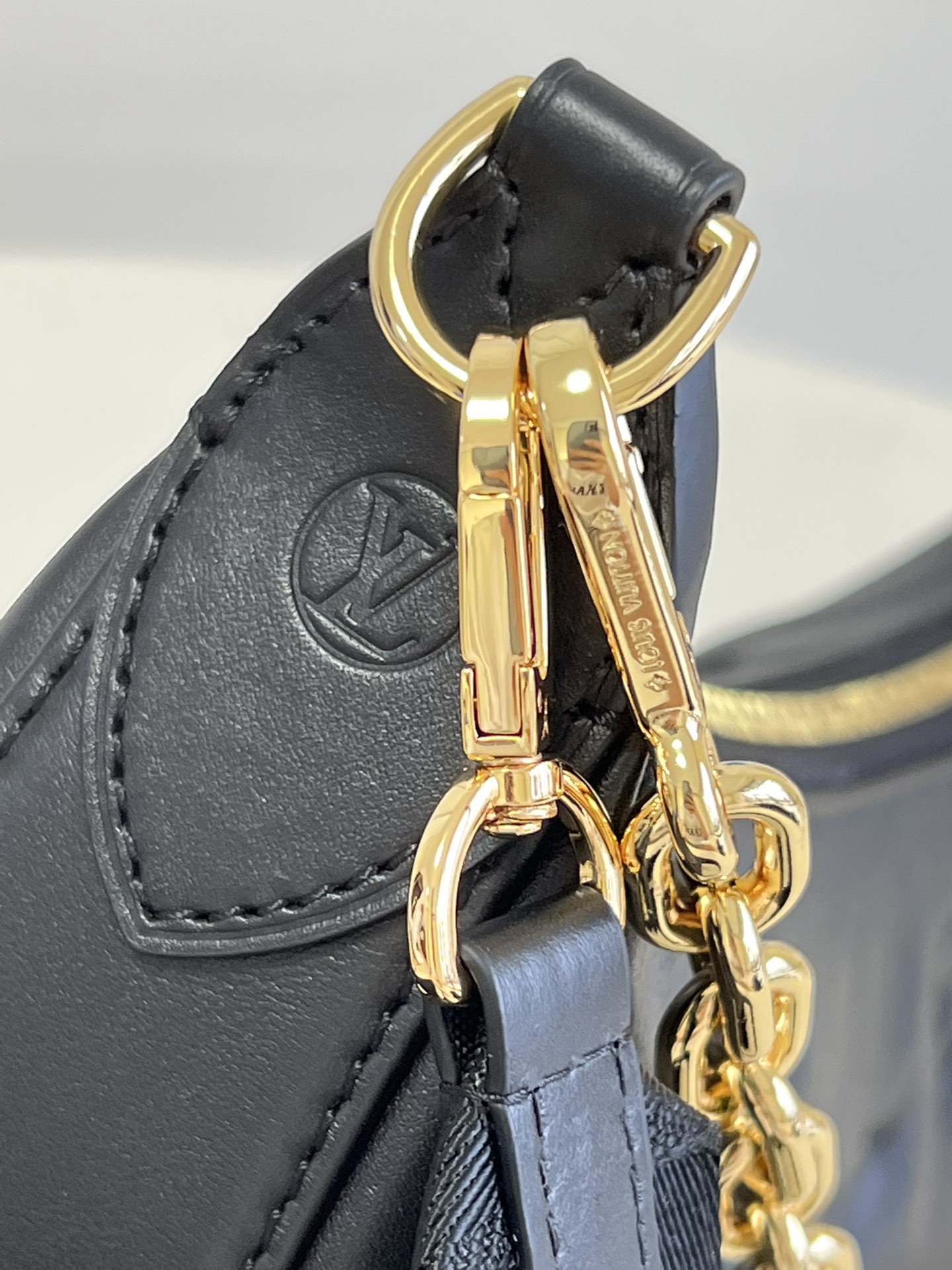 L0vis Vvtt0n Over The Moon bag