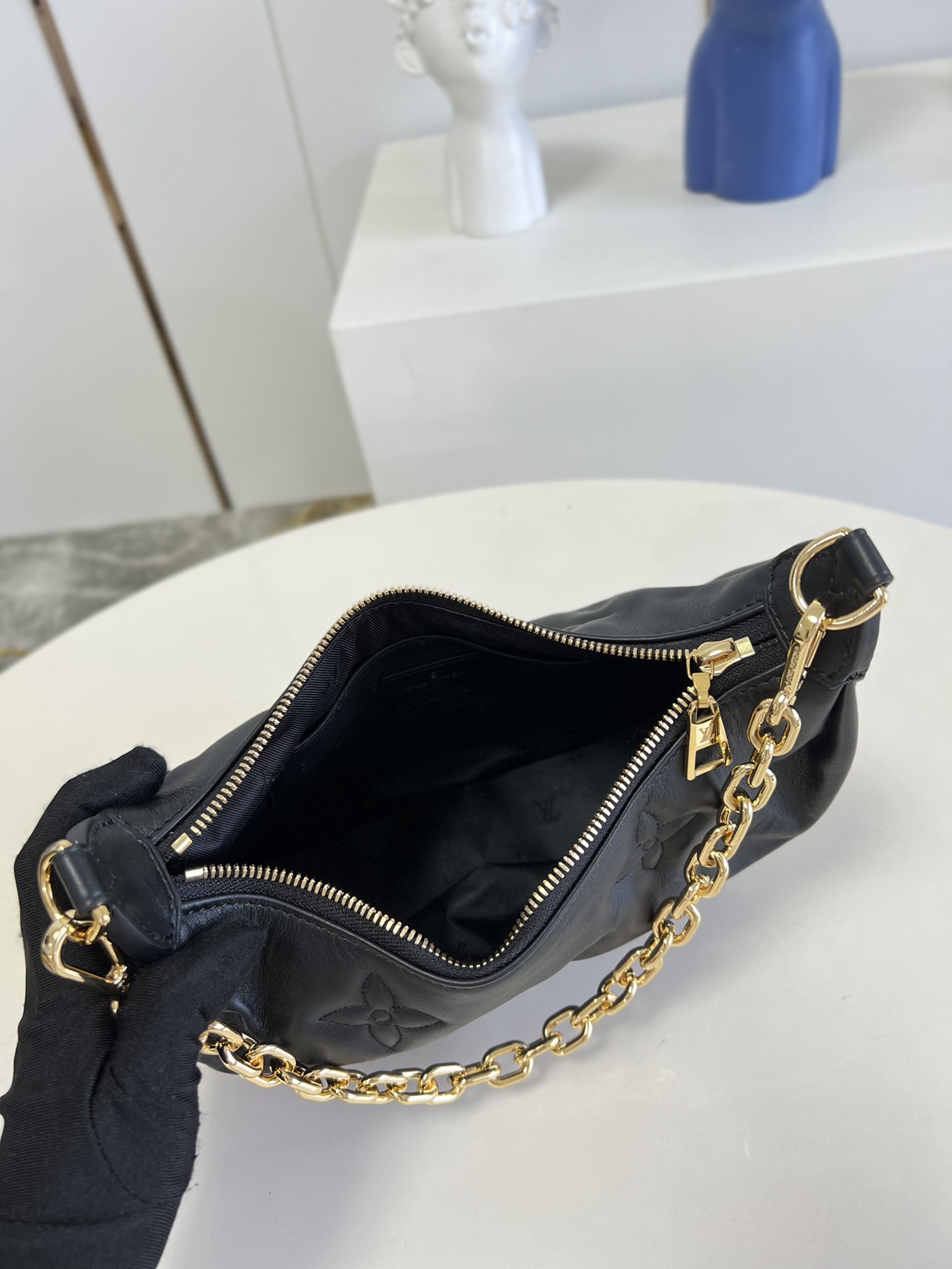 L0vis Vvtt0n Over The Moon bag