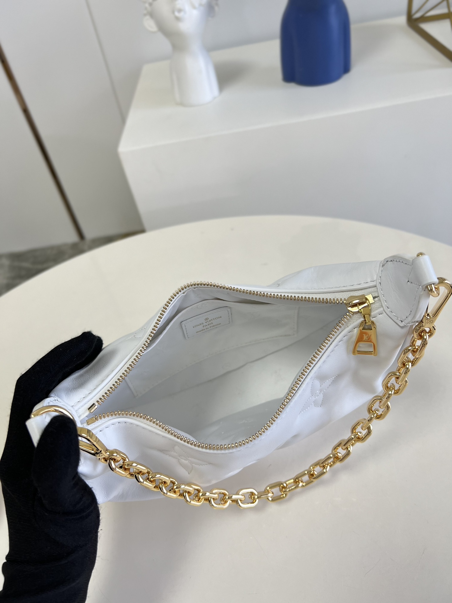 L0vis Vvtt0n Over The Moon bag White