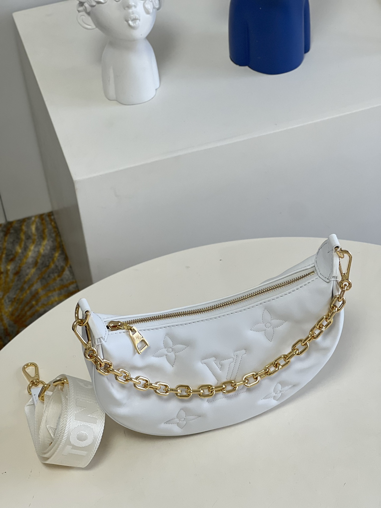 L0vis Vvtt0n Over The Moon bag White