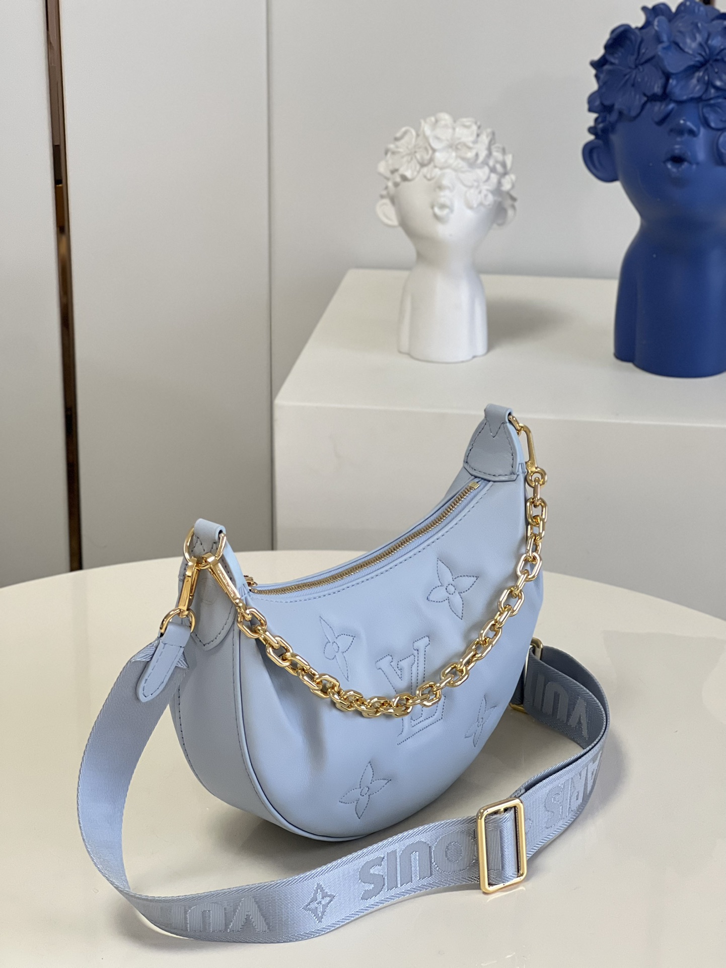 L0vis Vvtt0n Over The Moon bag M59825